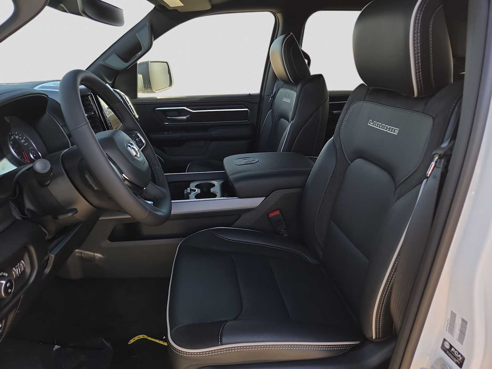 Thumbnail: 2026 RAM 1500 - 9