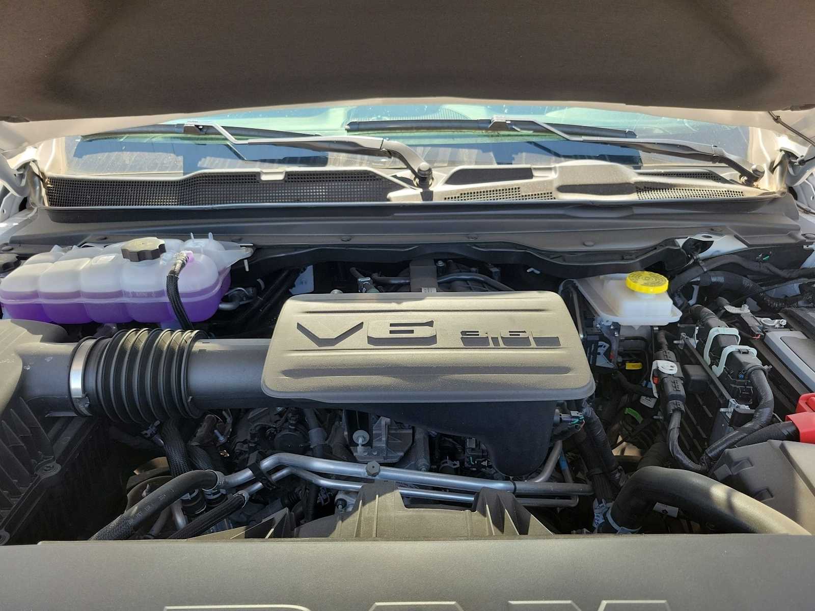 Thumbnail: 2025 RAM 1500 - 9