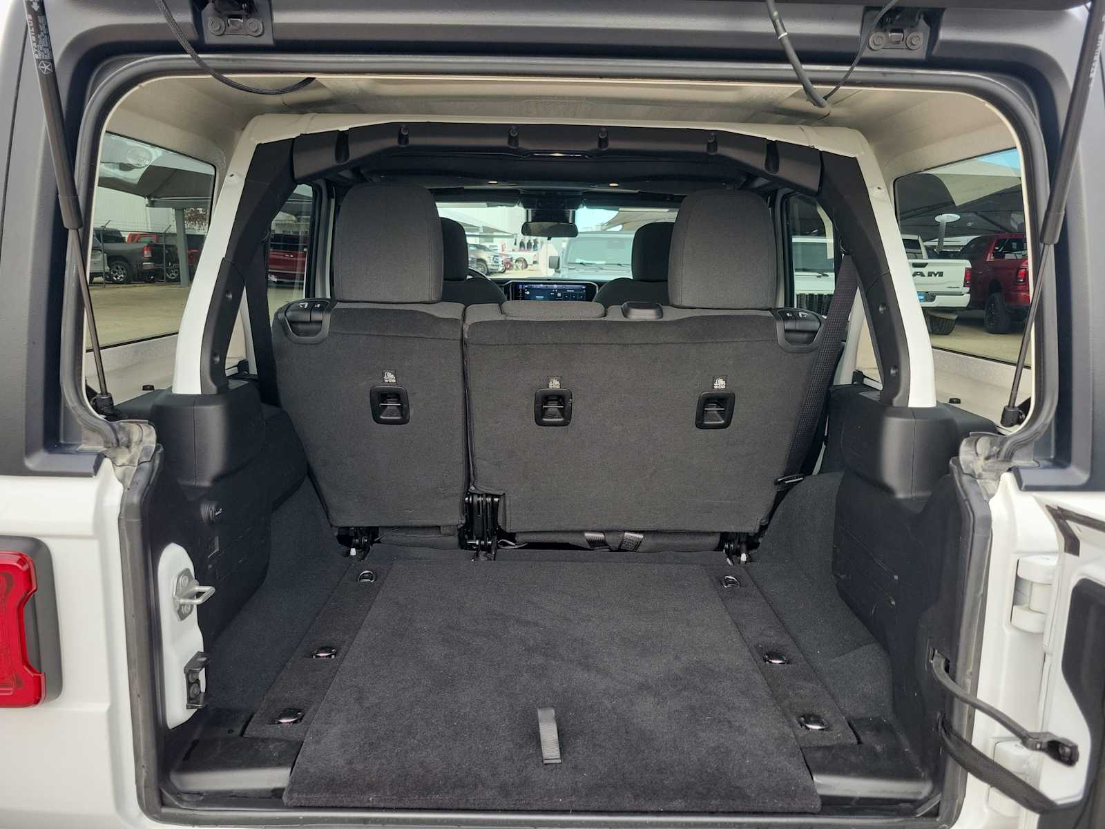 Thumbnail: 2024 Jeep Wrangler - 19