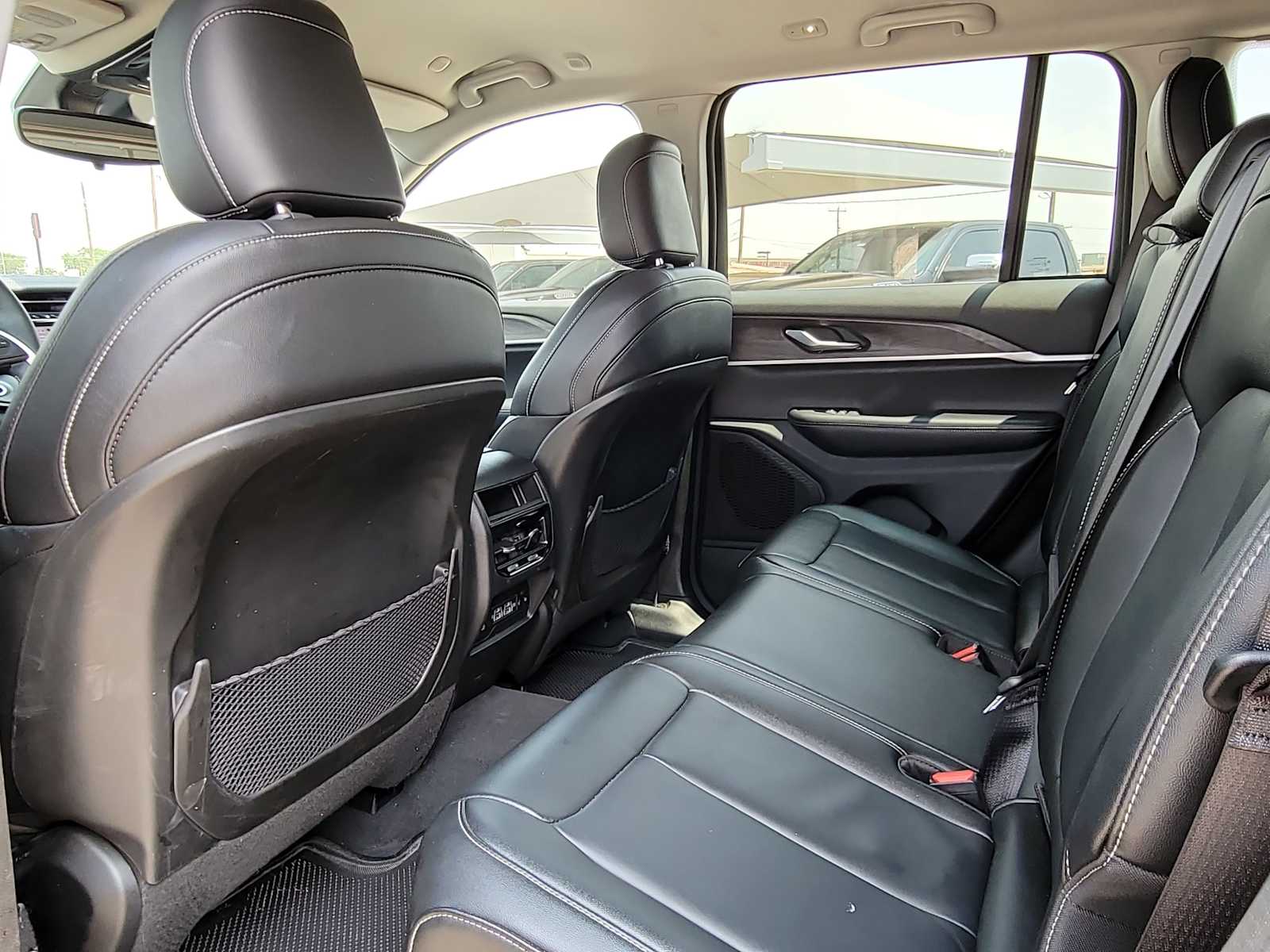 Thumbnail: 2023 Jeep Grand Cherokee - 20