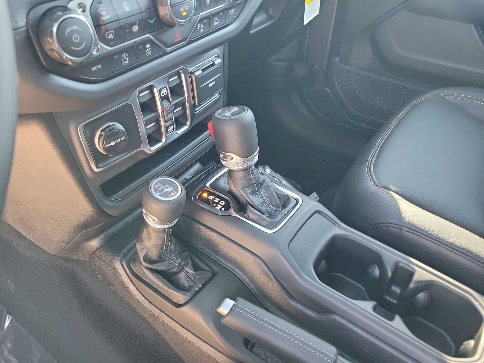 Thumbnail: 2026 Jeep Wrangler - 25