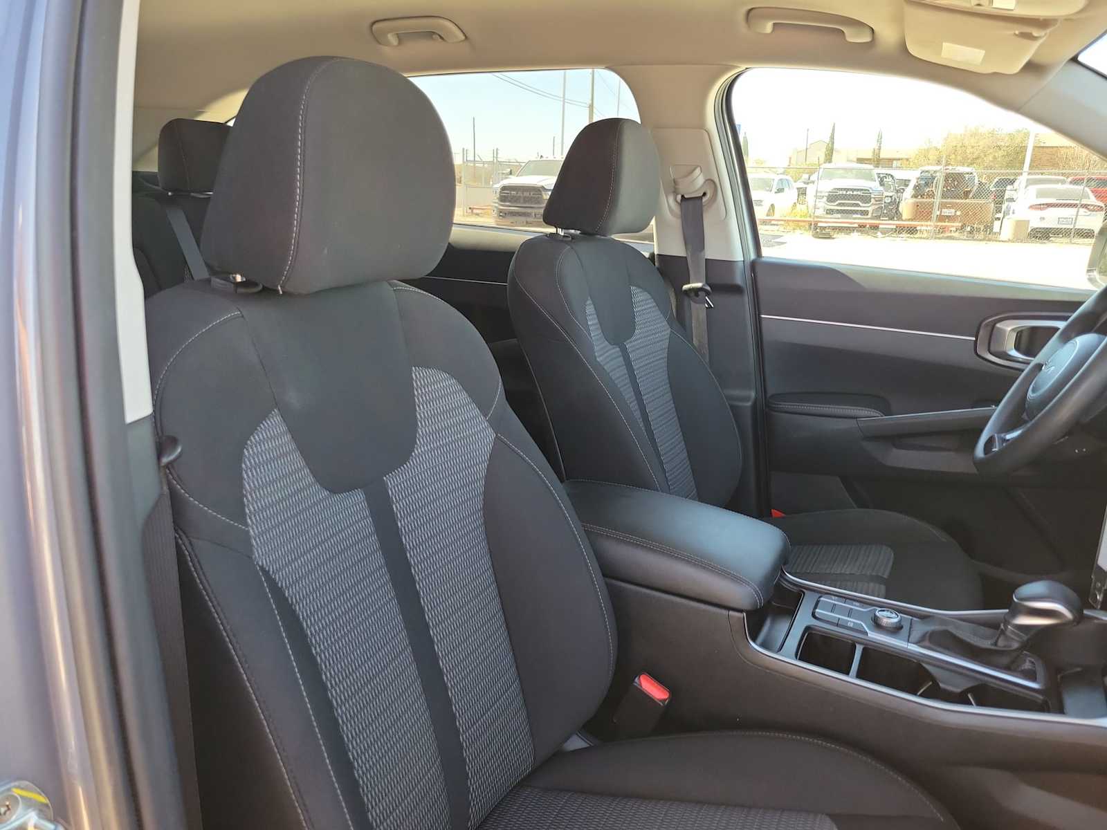 Thumbnail: 2022 Kia Sorento - 14