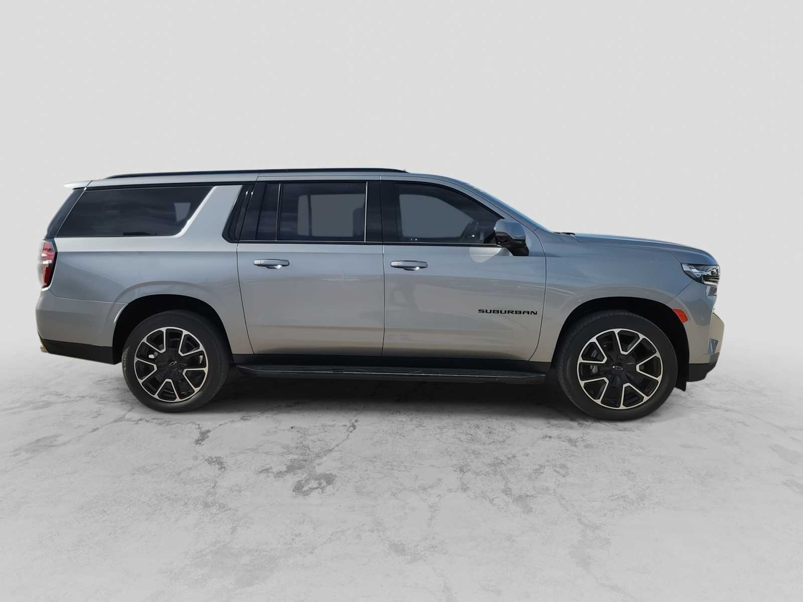 Thumbnail: 2023 Chevrolet Suburban - 9