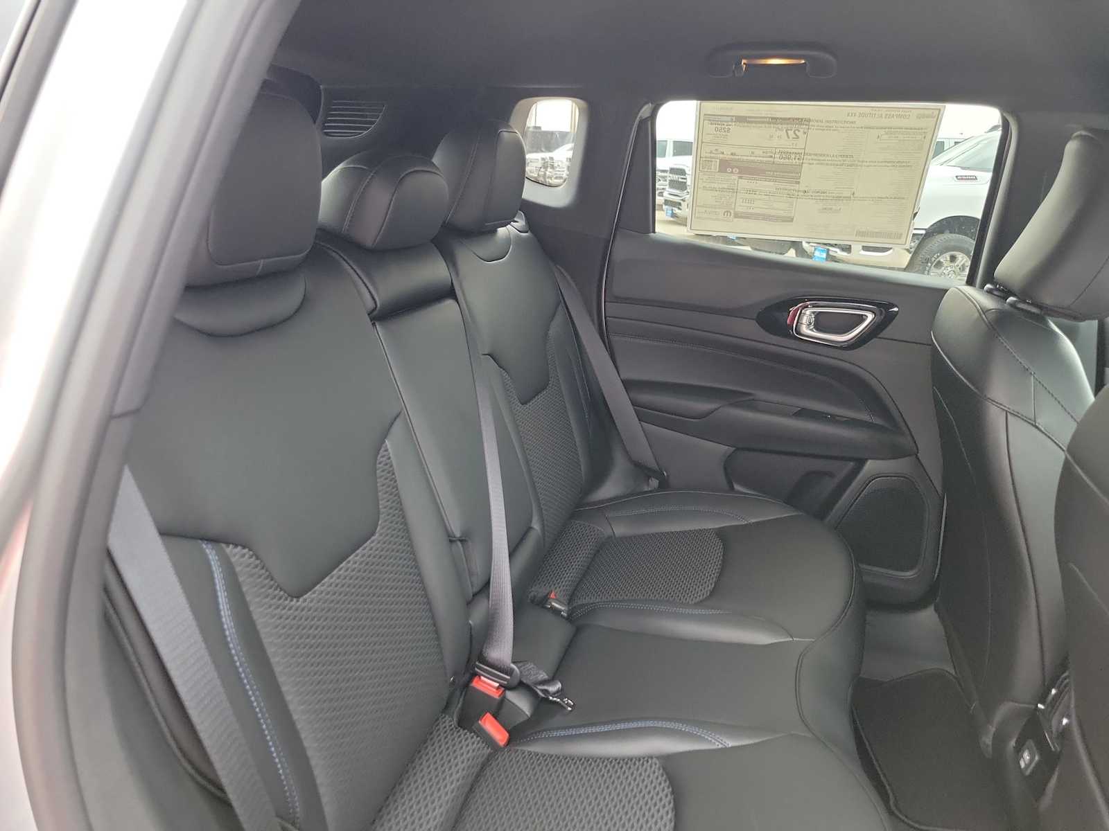 2025 Jeep Compass Latitude 13