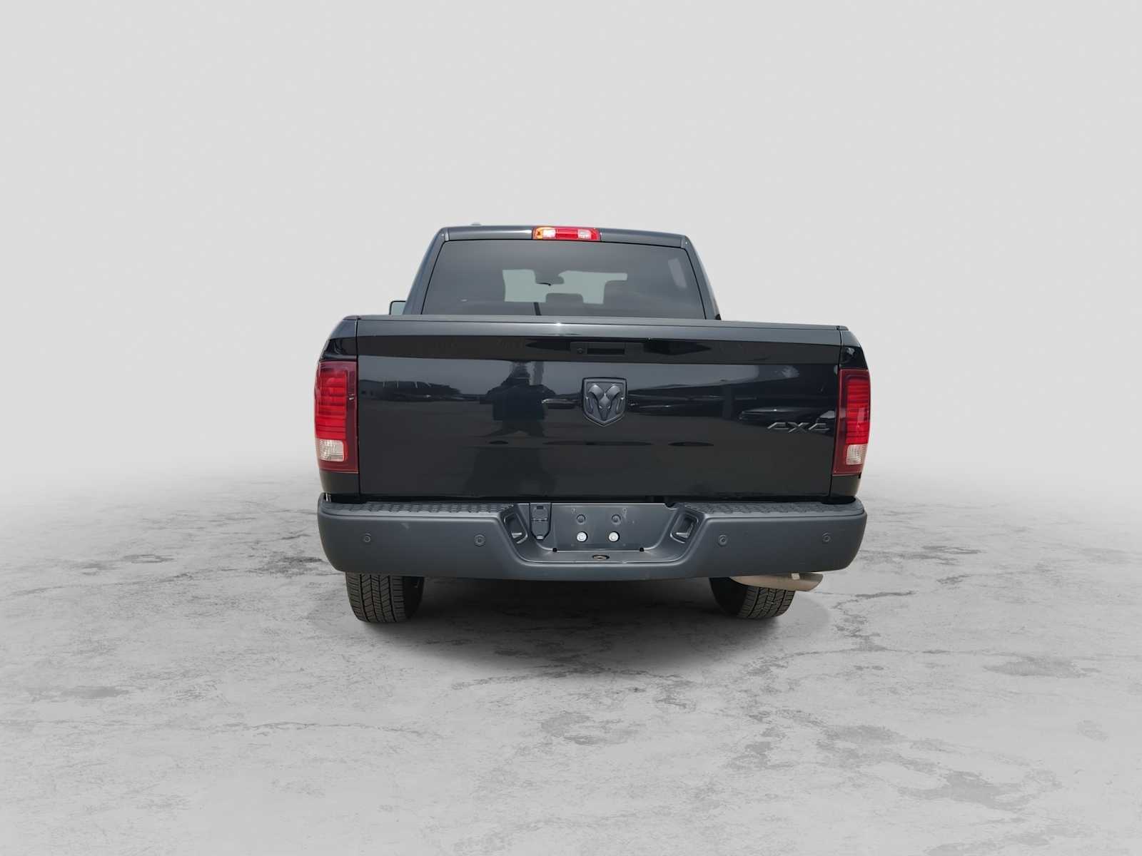 Thumbnail: 2024 RAM 1500 Classic - 7