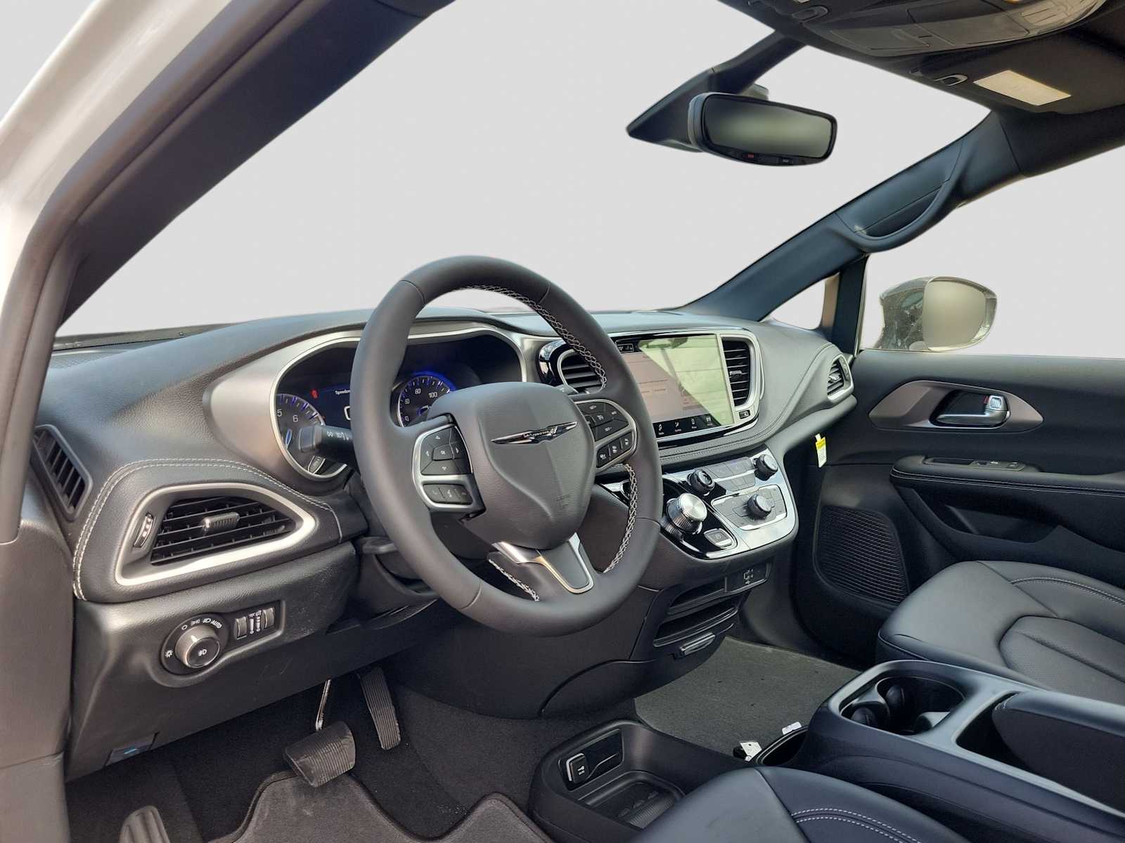 Thumbnail: 2026 Chrysler Pacifica - 10