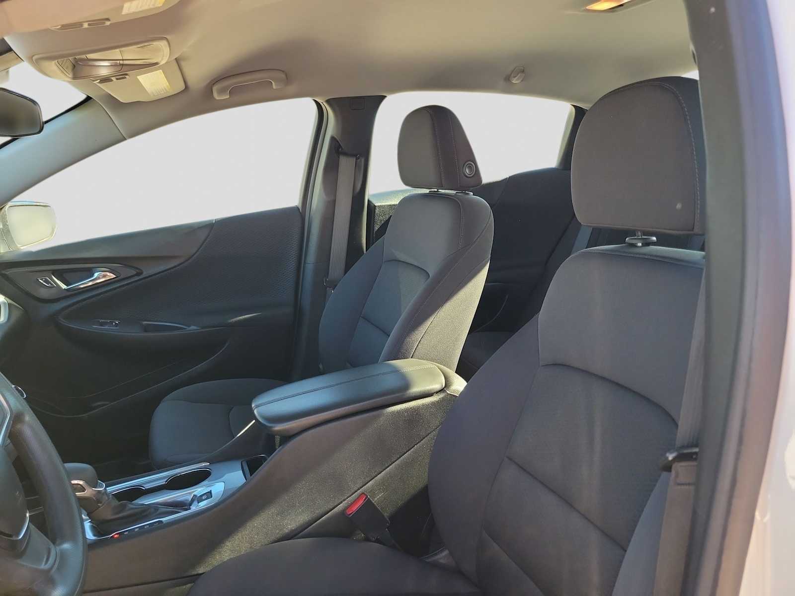 Thumbnail: 2023 Chevrolet Malibu - 15