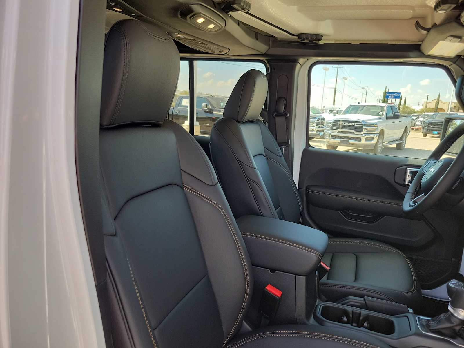 Thumbnail: 2025 Jeep Gladiator - 14