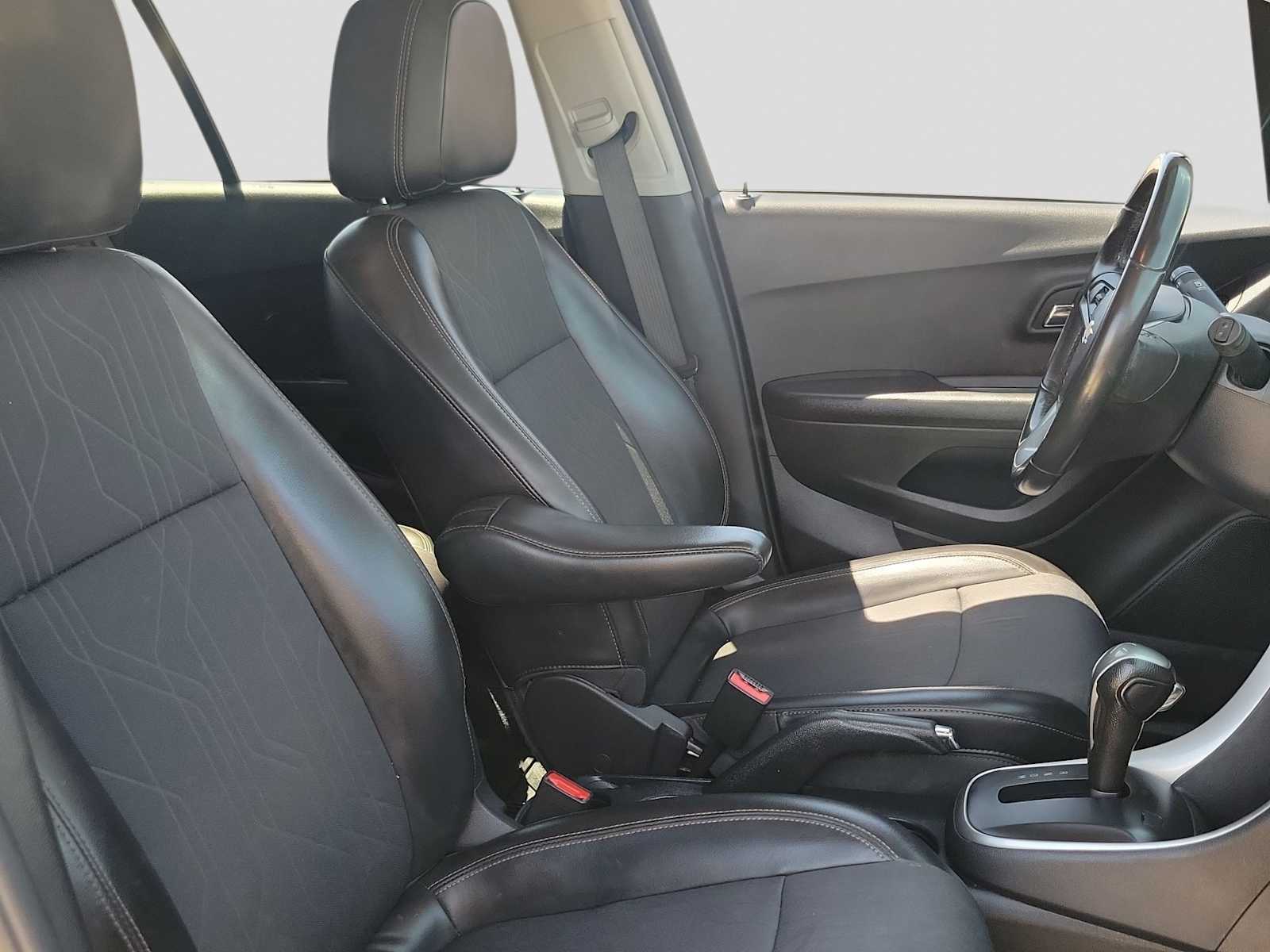 Thumbnail: 2021 Chevrolet Trax - 18