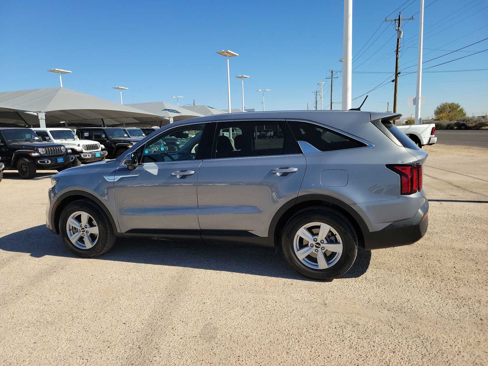 Thumbnail: 2022 Kia Sorento - 3