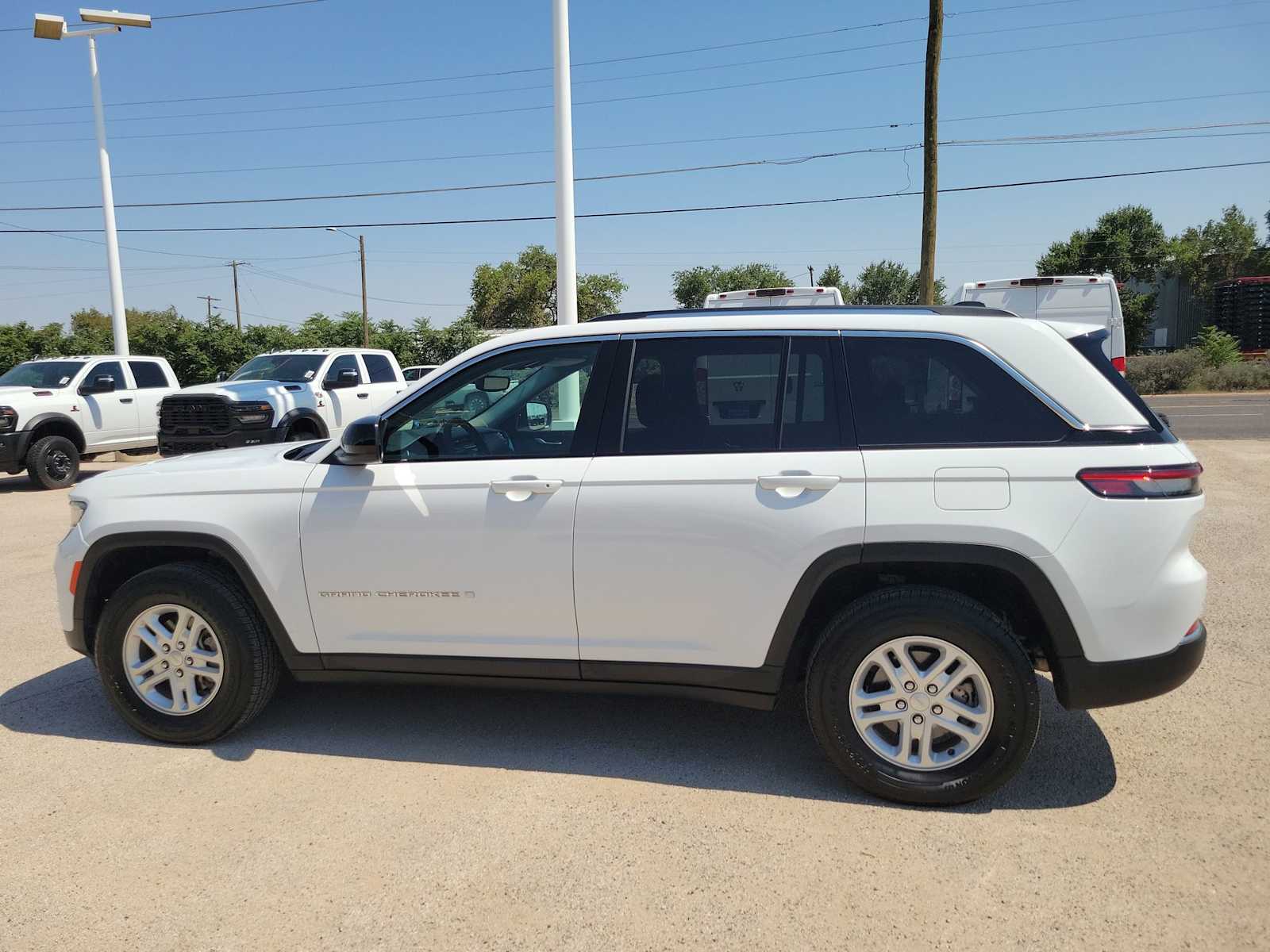 Thumbnail: 2023 Jeep Grand Cherokee - 3
