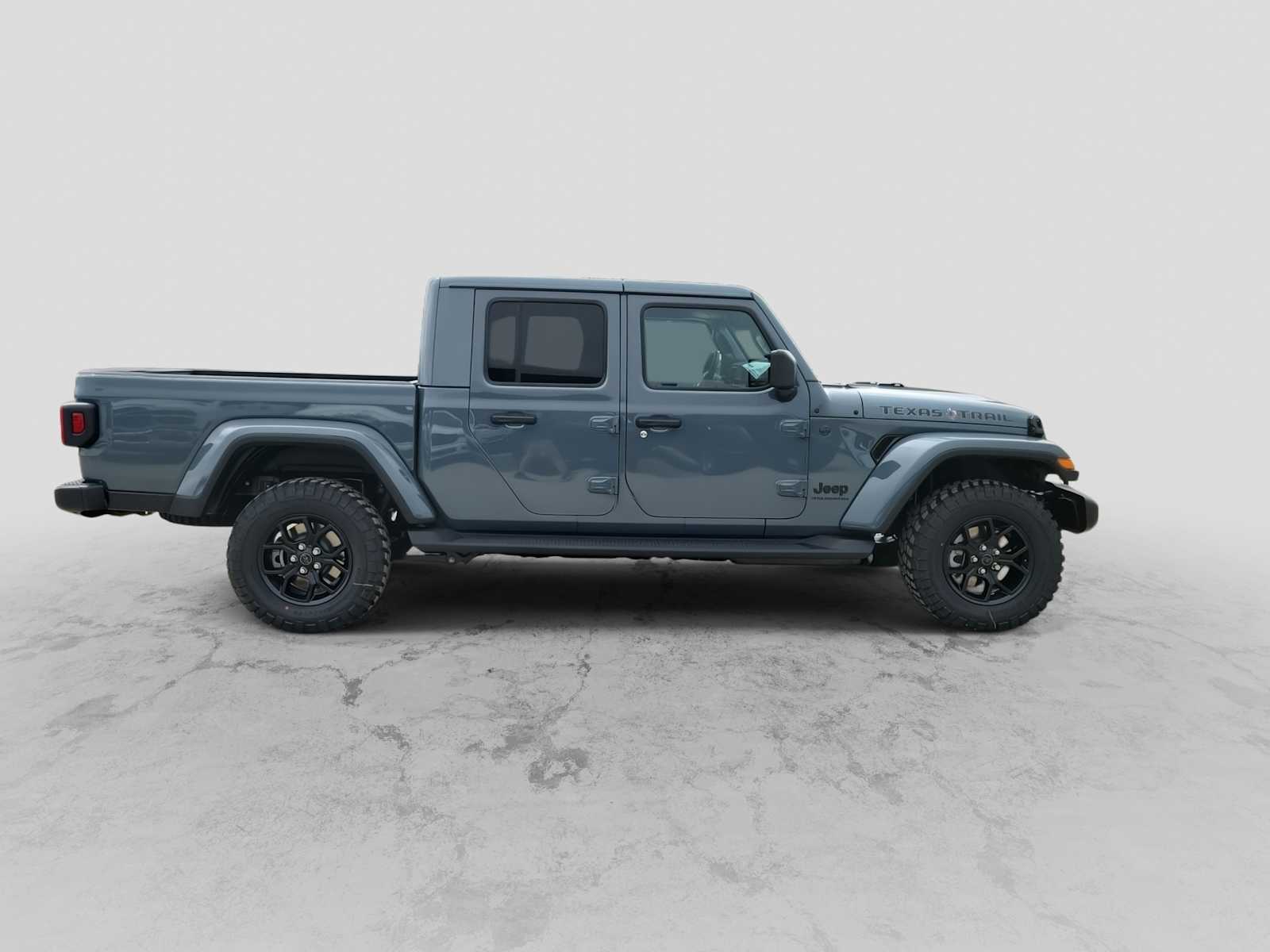 Thumbnail: 2026 Jeep Gladiator - 9