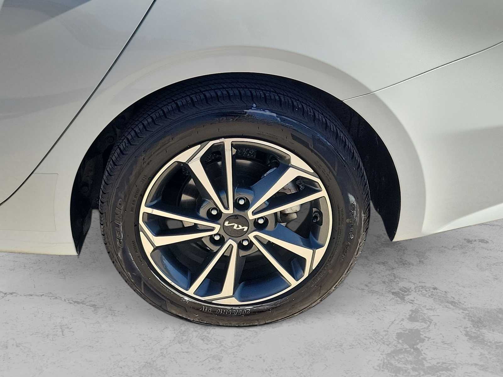 Thumbnail: 2023 Kia Forte - 4