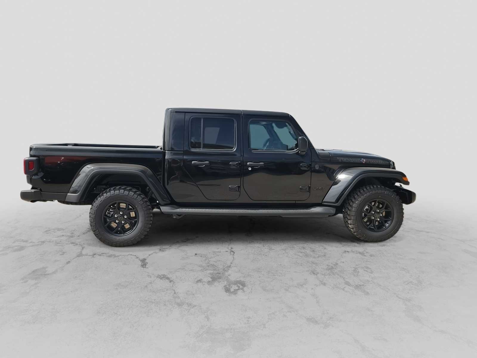 Thumbnail: 2026 Jeep Gladiator - 9