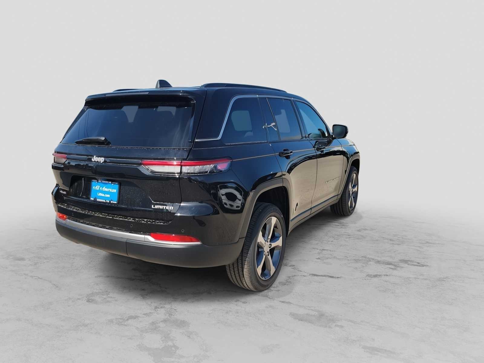 Thumbnail: 2026 Jeep Grand Cherokee - 8