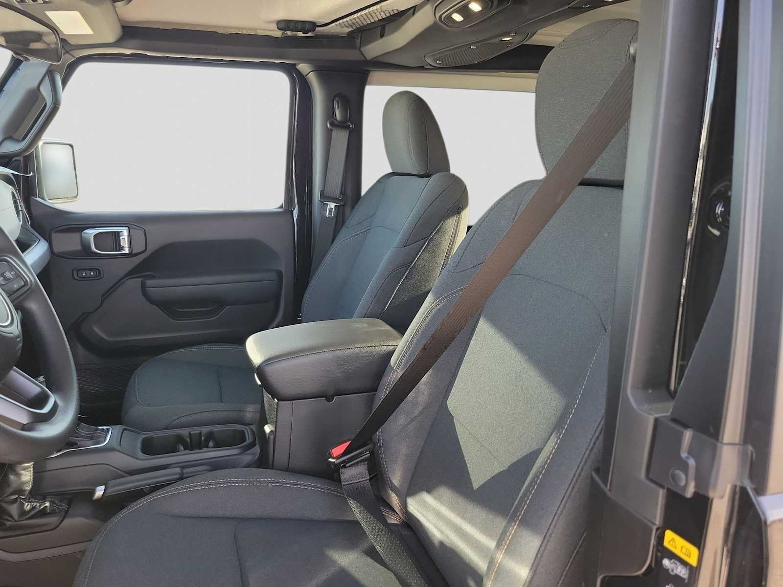 Thumbnail: 2026 Jeep Wrangler - 19