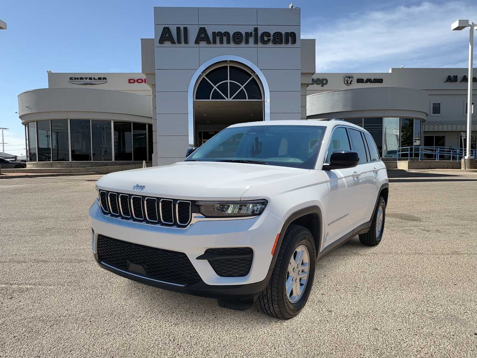 Thumbnail: 2023 Jeep Grand Cherokee - 1