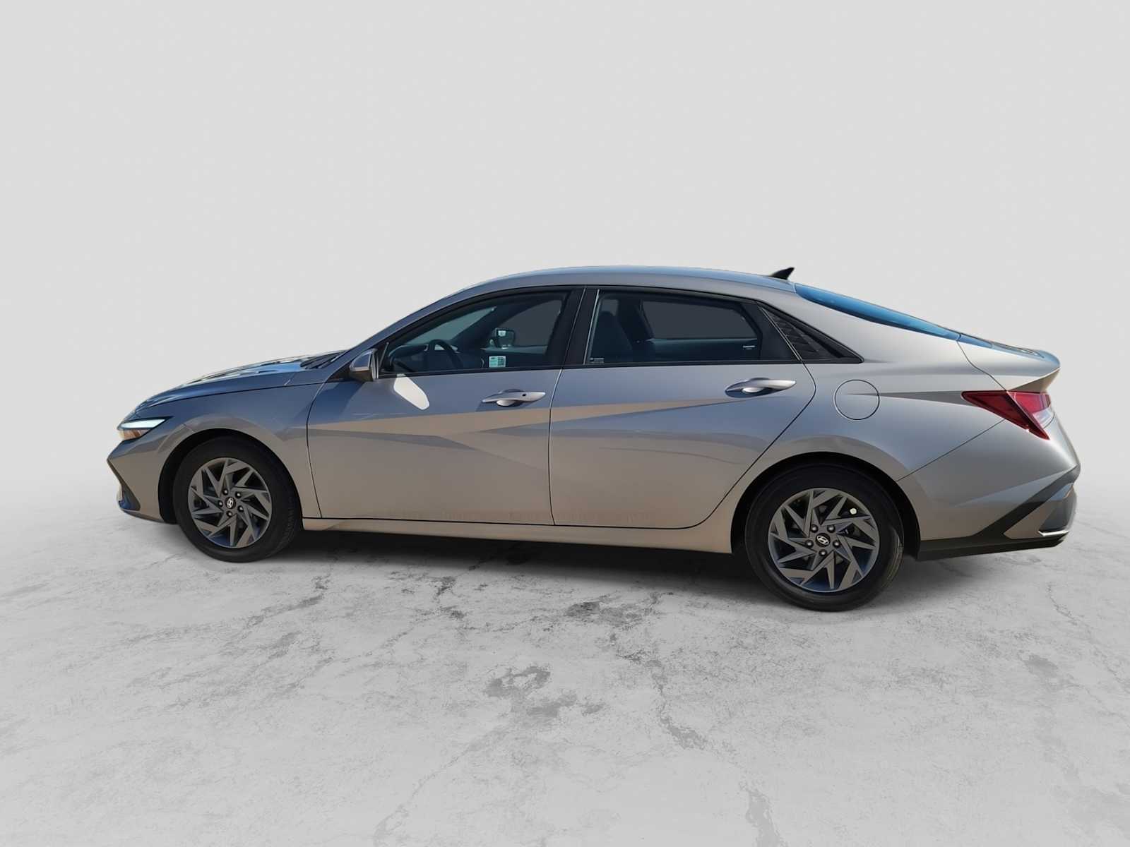Thumbnail: 2024 Hyundai Elantra - 5