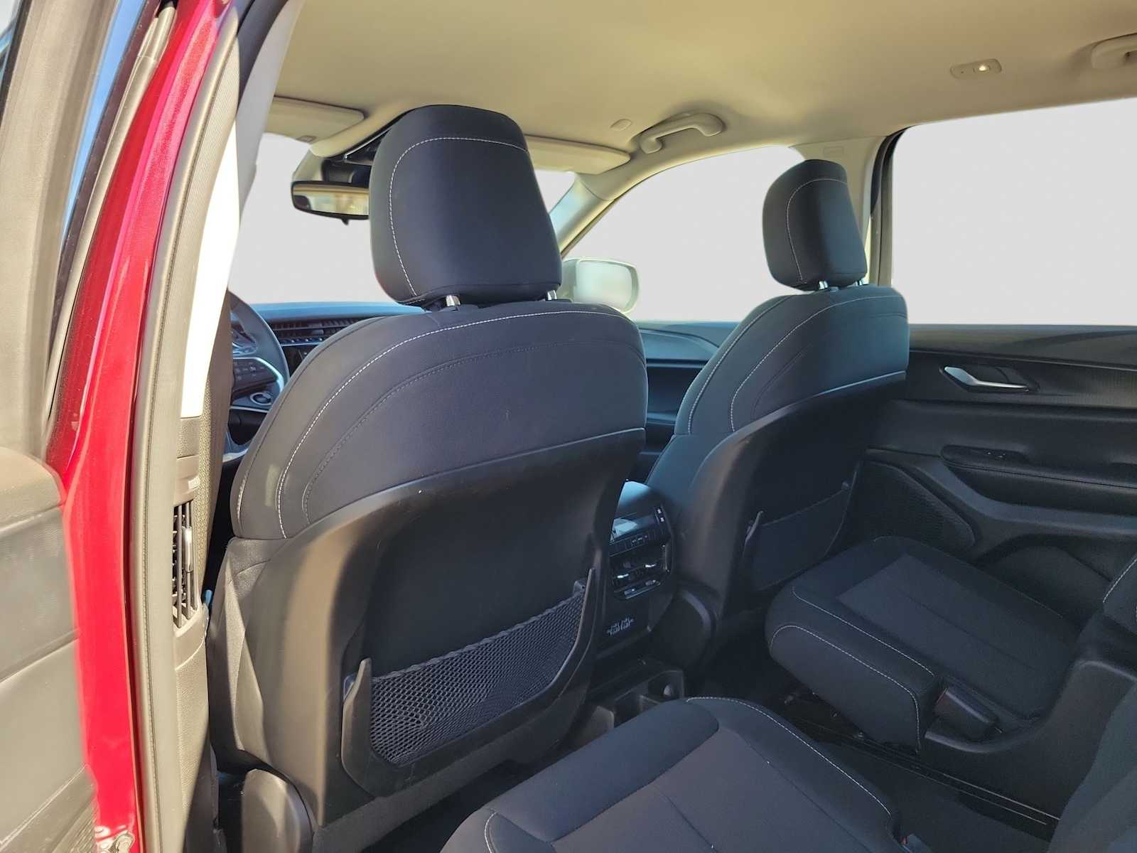 Thumbnail: 2023 Jeep Grand Cherokee L - 12