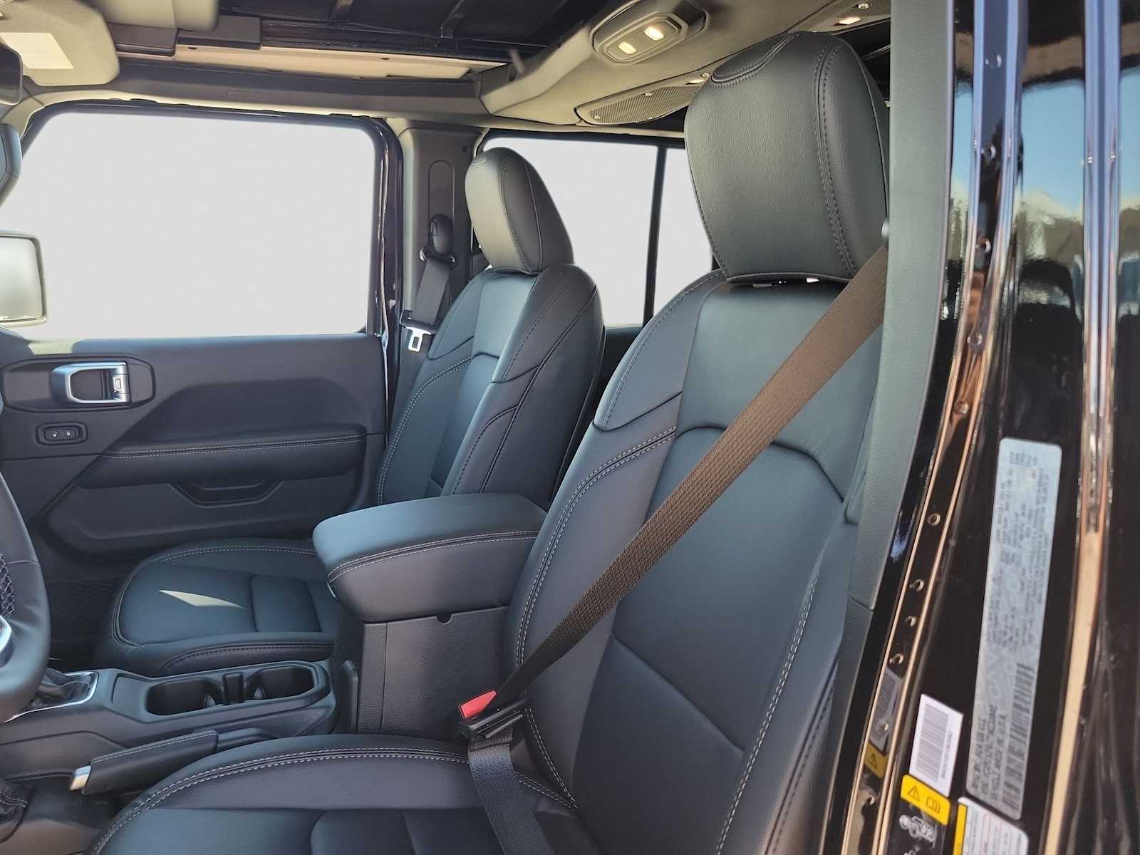 Thumbnail: 2026 Jeep Wrangler - 7