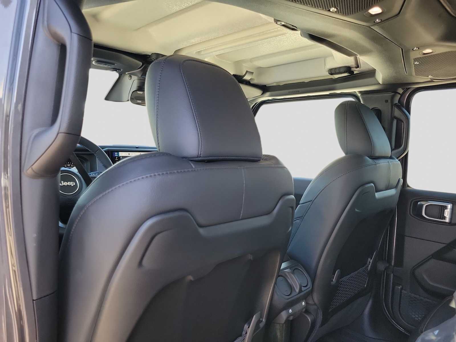 Thumbnail: 2026 Jeep Gladiator - 16