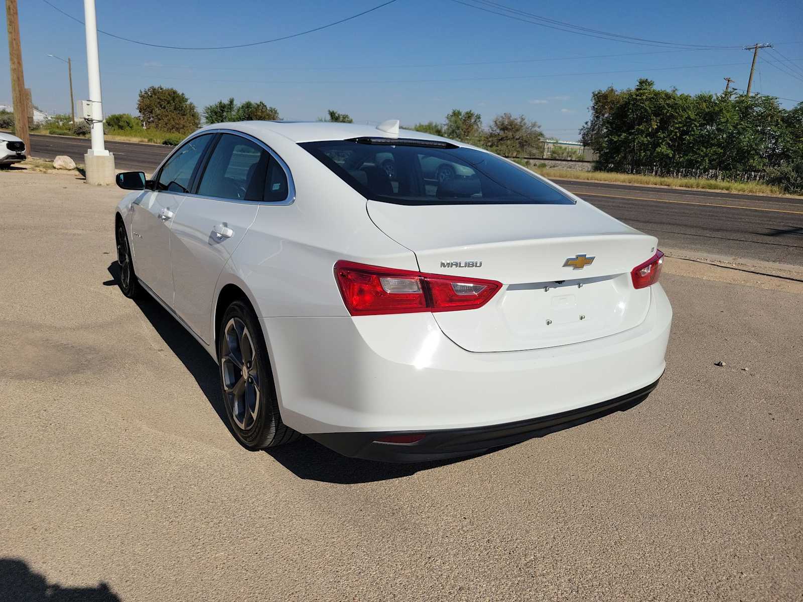 Thumbnail: 2023 Chevrolet Malibu - 4