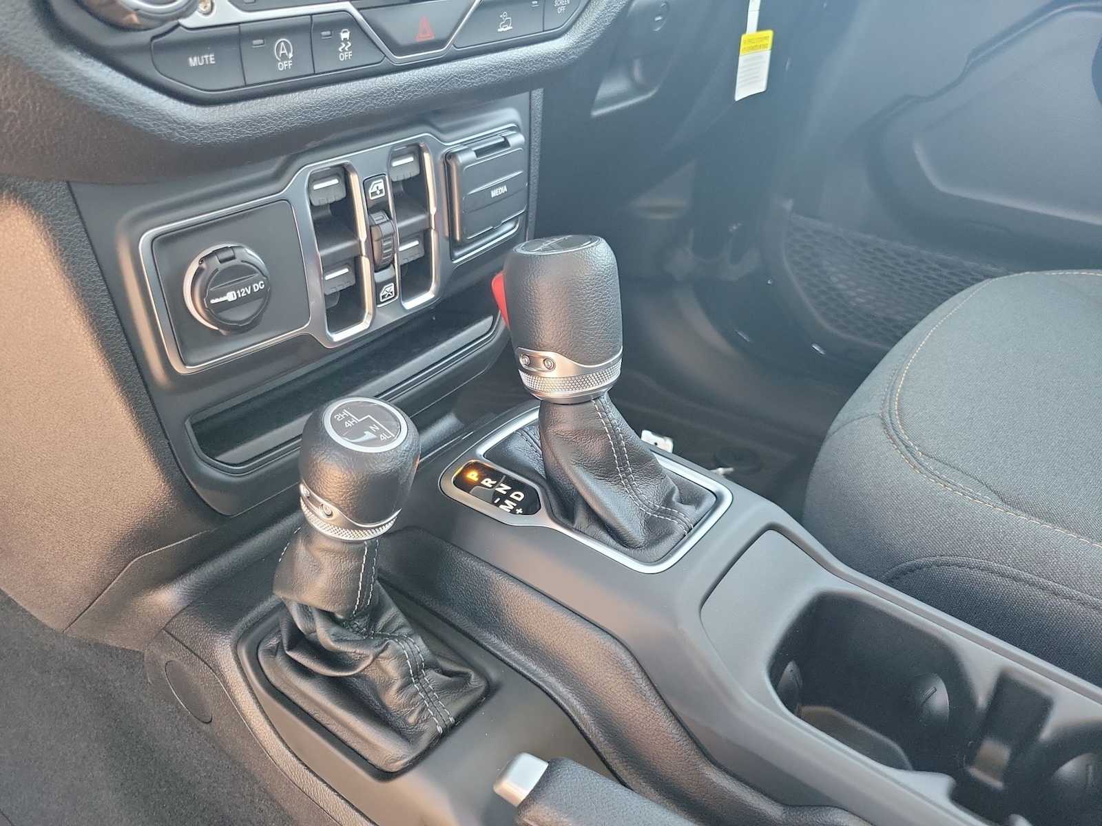 Thumbnail: 2026 Jeep Gladiator - 21