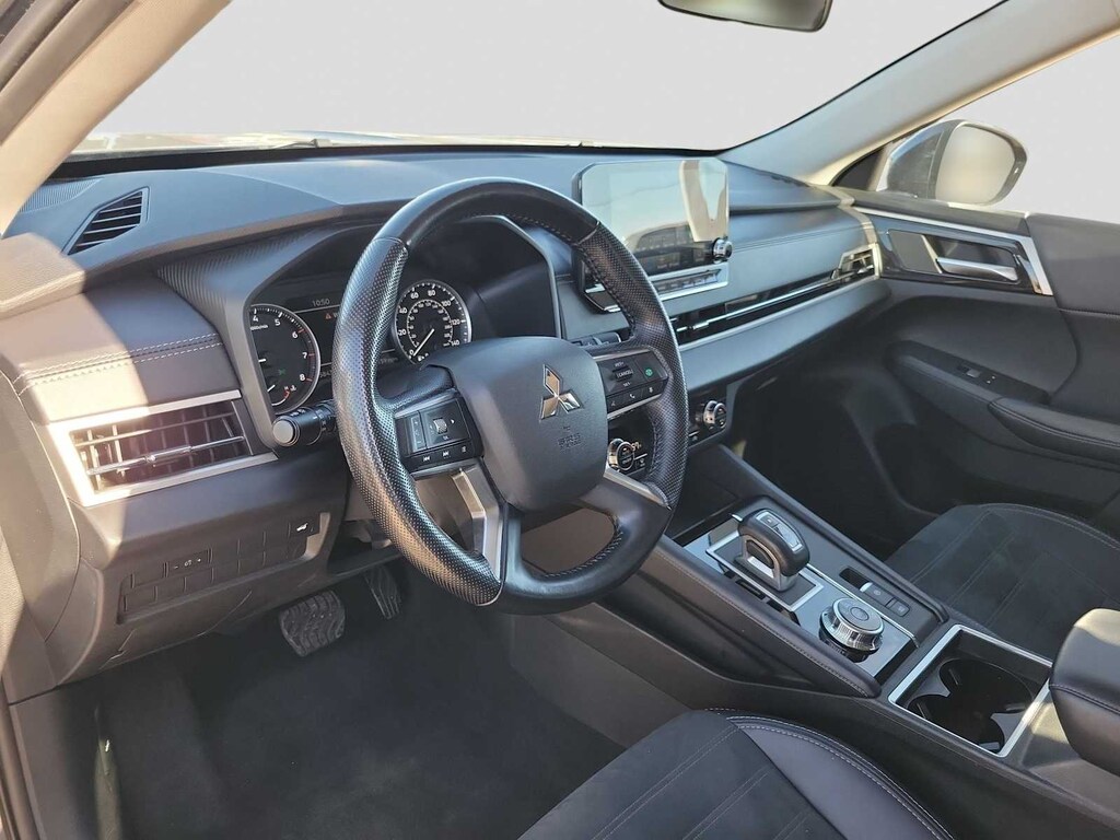 Used 2024 Mitsubishi Outlander SE SUV