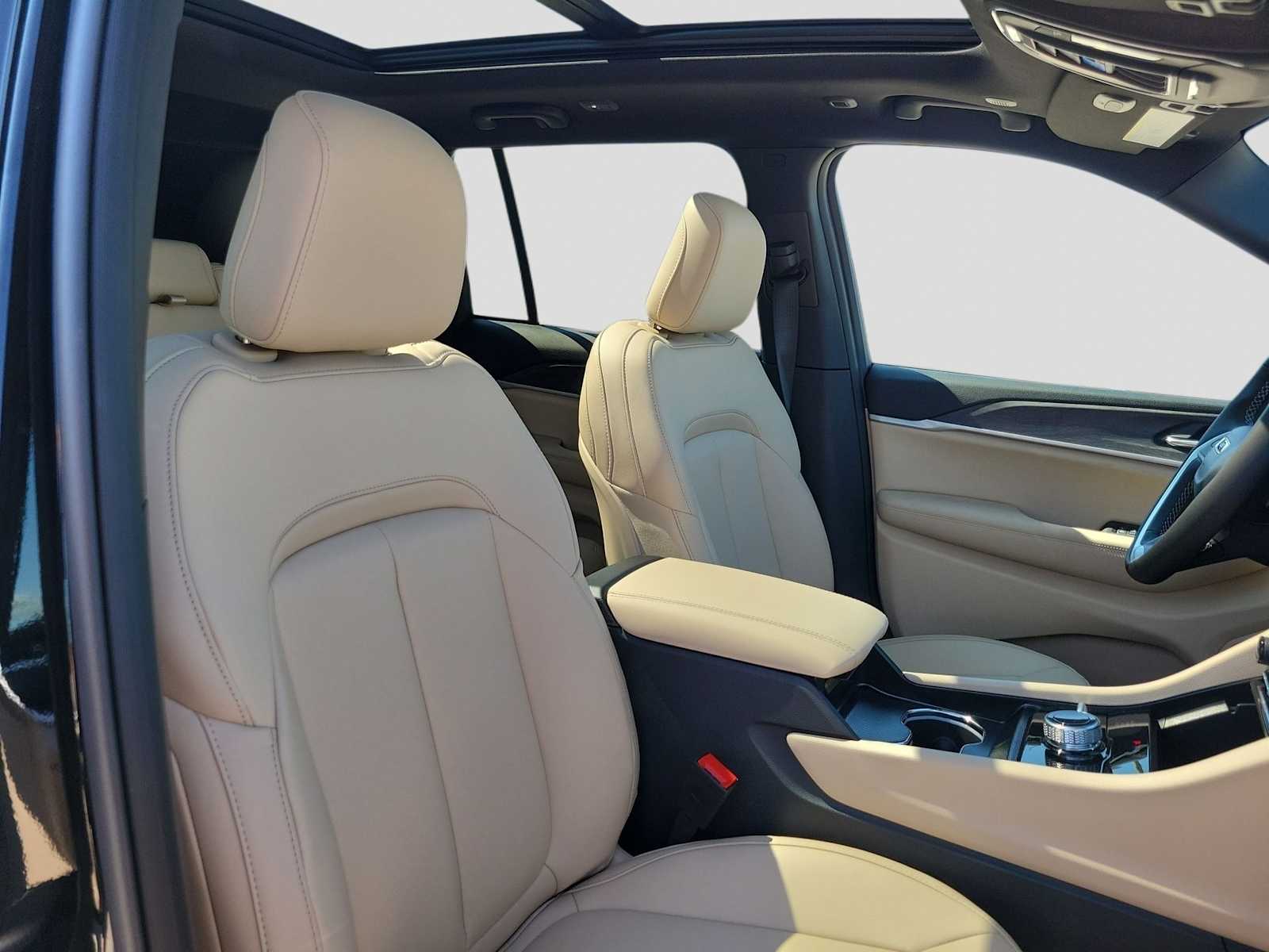 Thumbnail: 2025 Jeep Grand Cherokee - 14