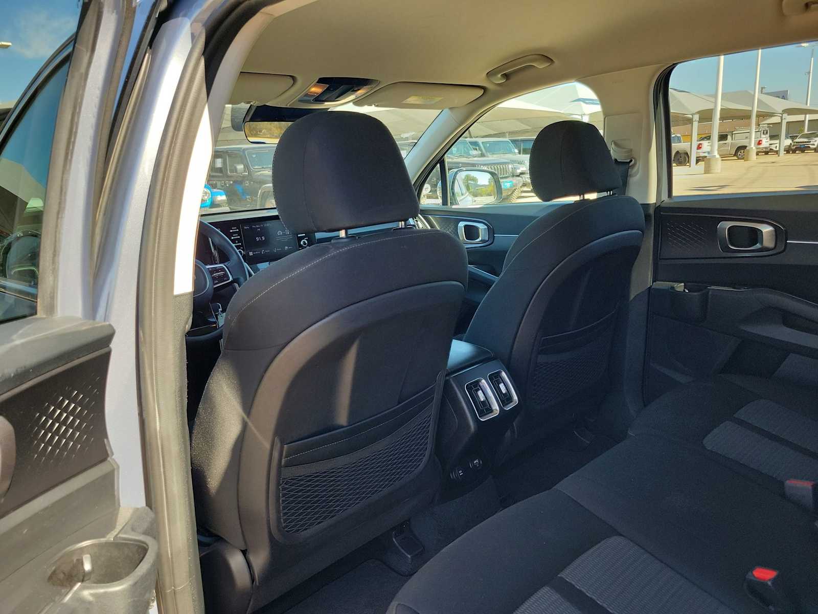 Thumbnail: 2022 Kia Sorento - 12