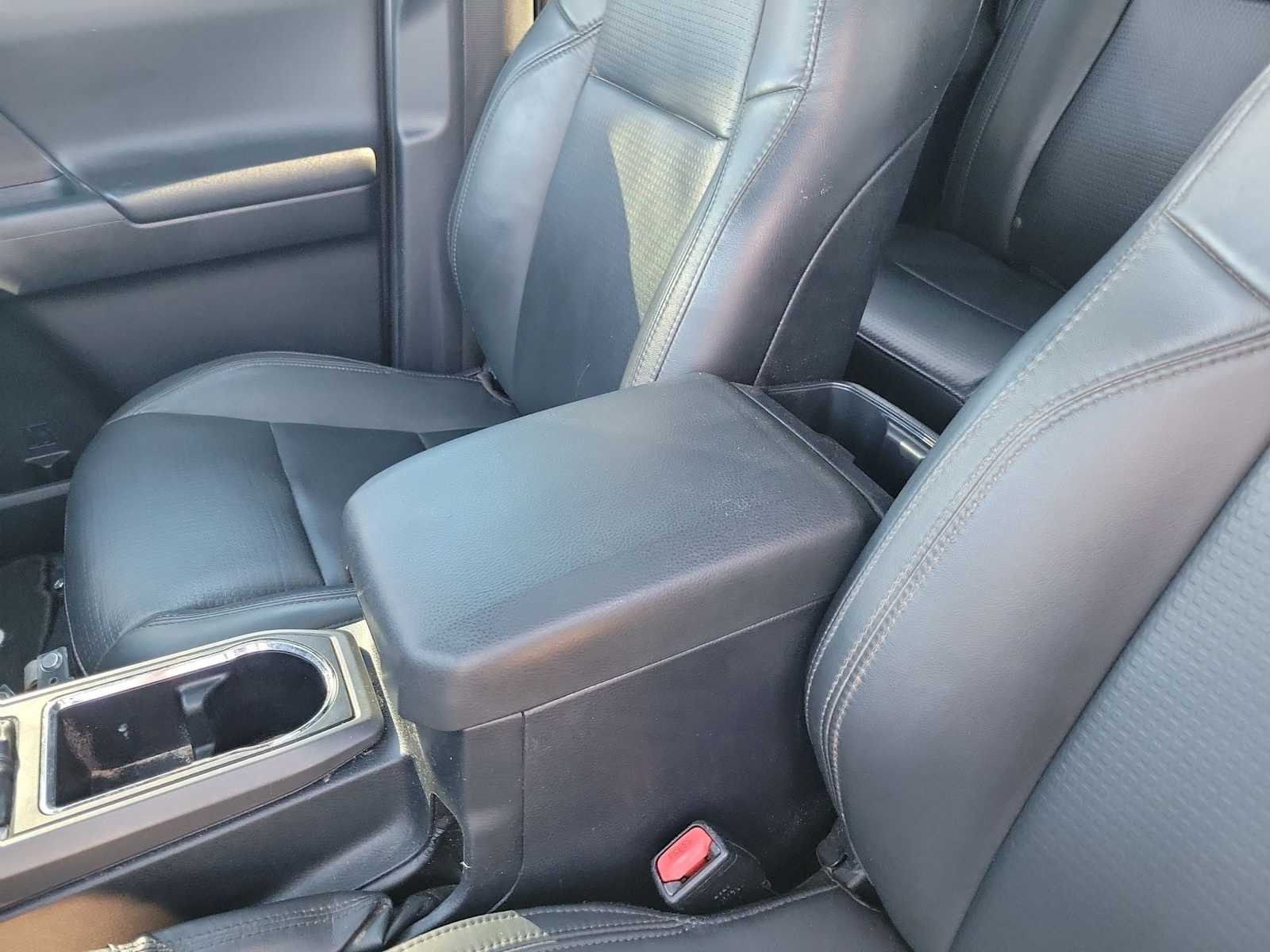 Thumbnail: 2018 Toyota Tacoma - 16