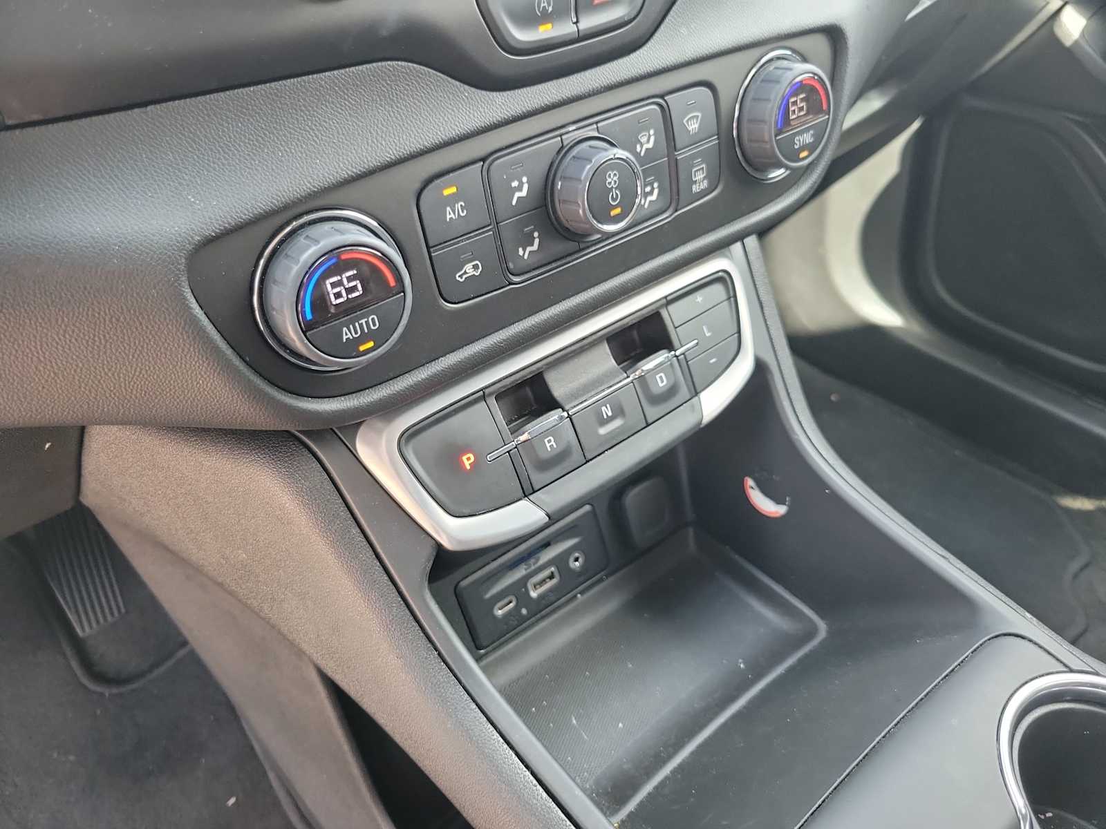 Thumbnail: 2024 GMC Terrain - 17