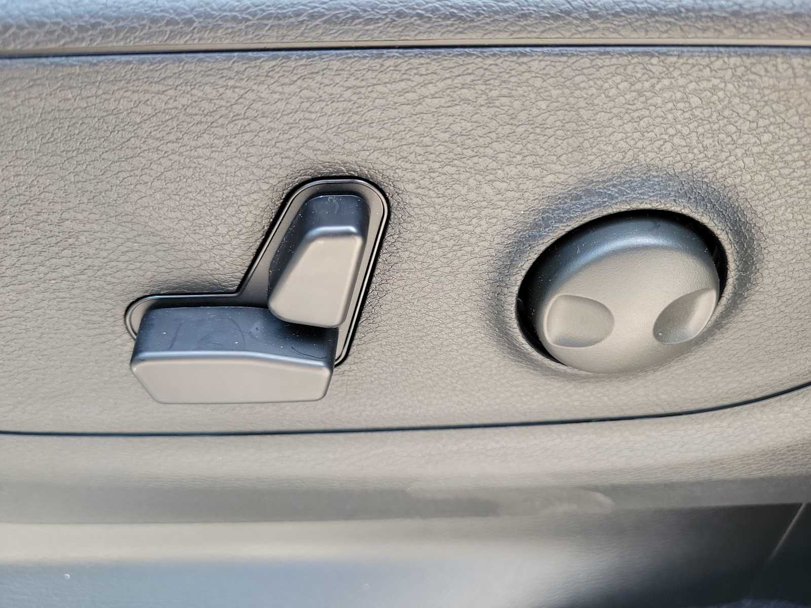 Thumbnail: 2025 RAM 1500 - 14