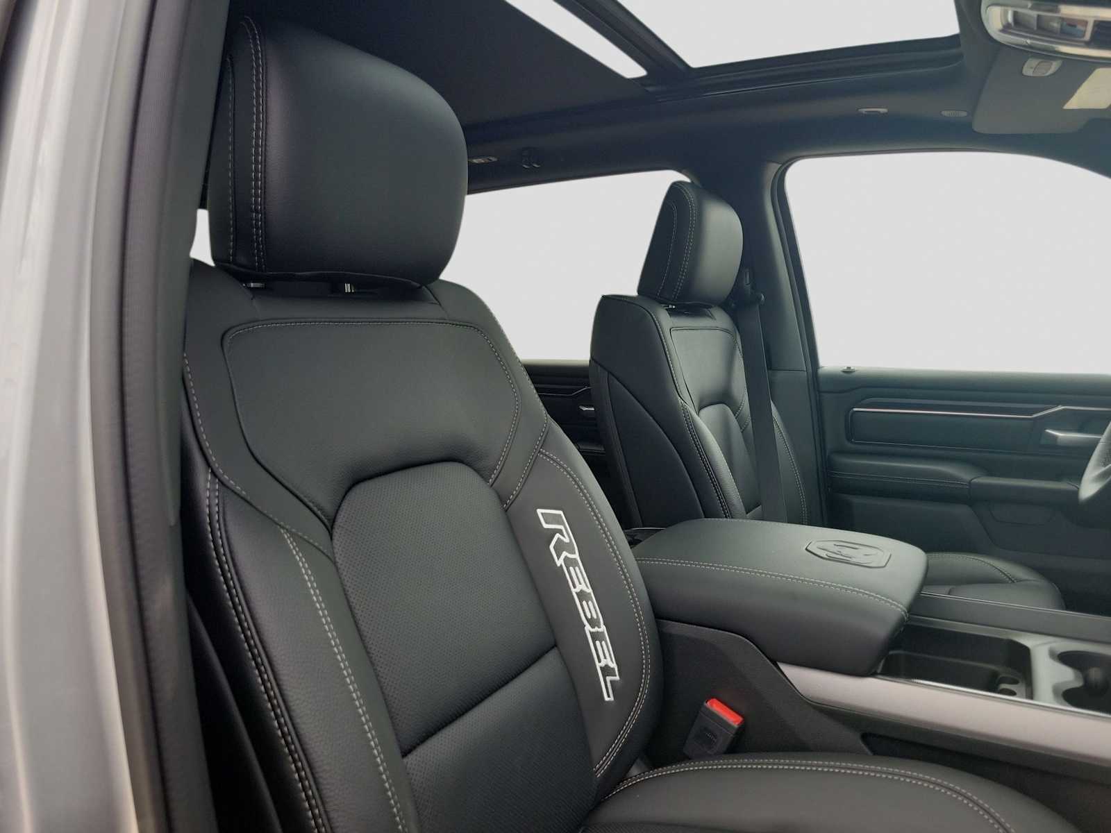 Thumbnail: 2026 RAM 1500 - 18