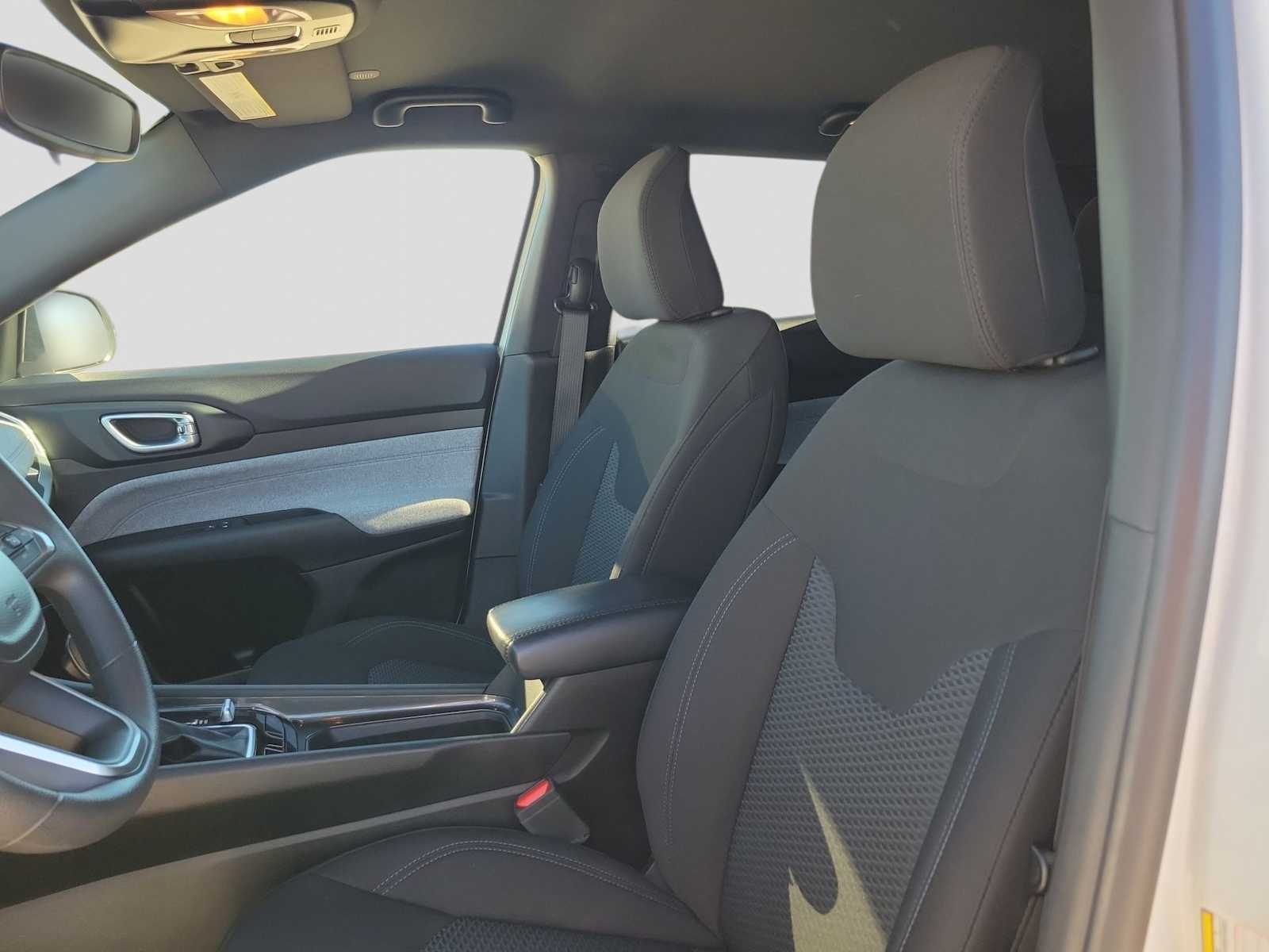 Thumbnail: 2023 Jeep Compass - 11