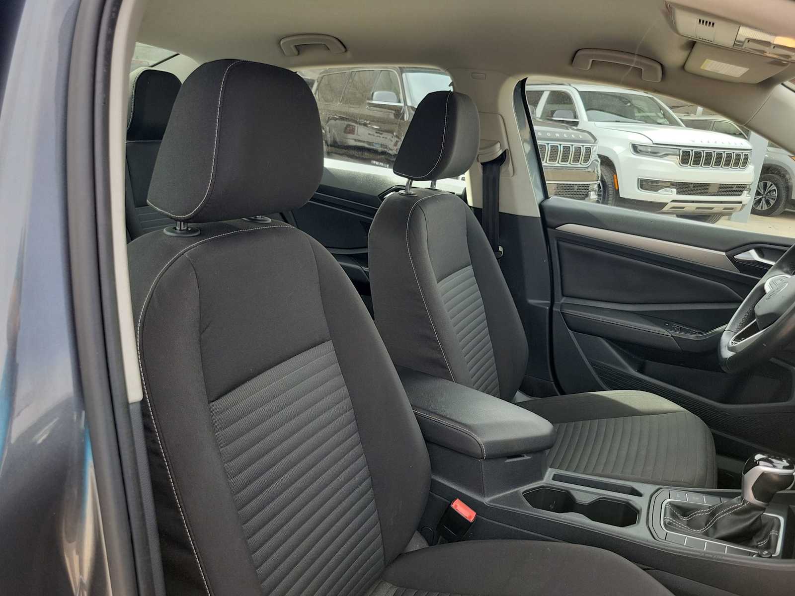 Thumbnail: 2024 Volkswagen Jetta - 10