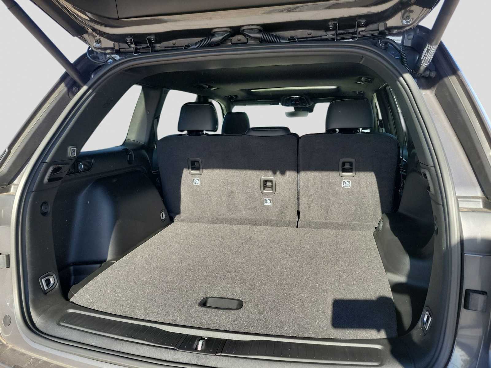 Thumbnail: 2025 Jeep Grand Cherokee - 19