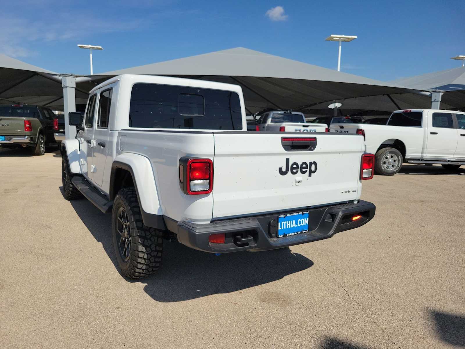 Thumbnail: 2025 Jeep Gladiator - 4