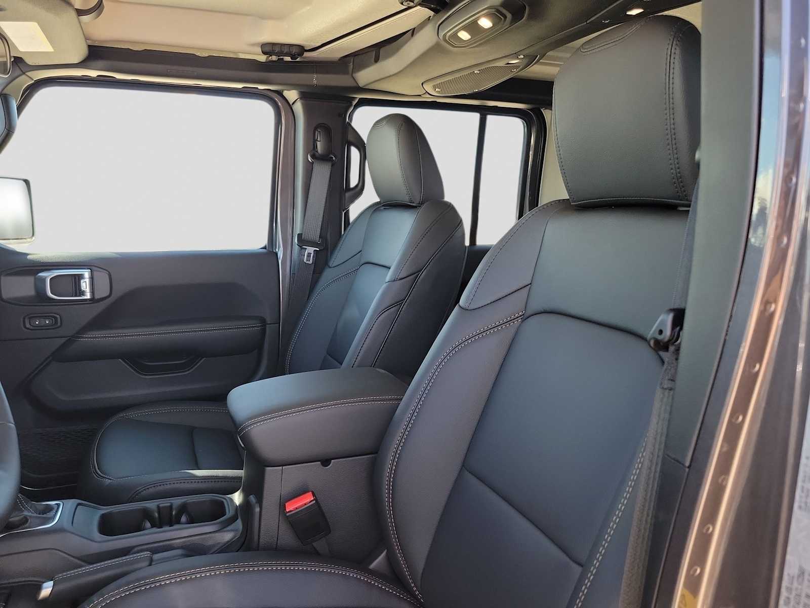 Thumbnail: 2026 Jeep Gladiator - 7