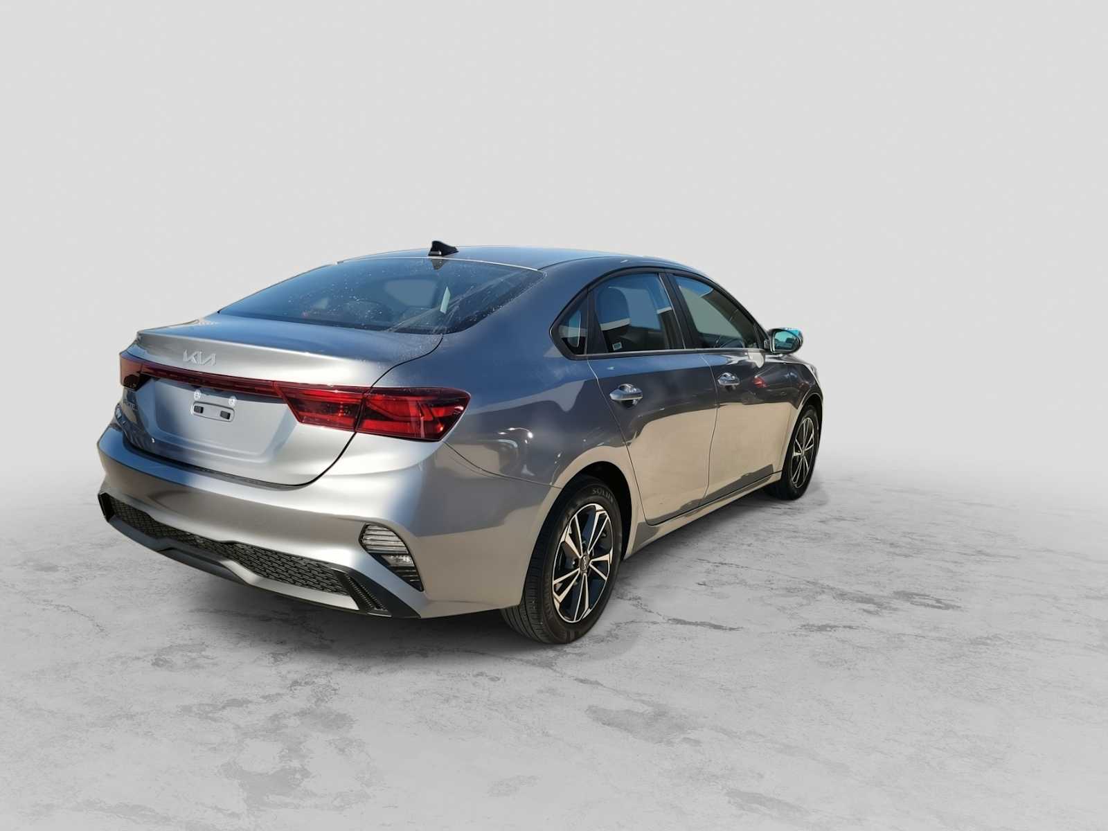 Thumbnail: 2024 Kia Forte - 8