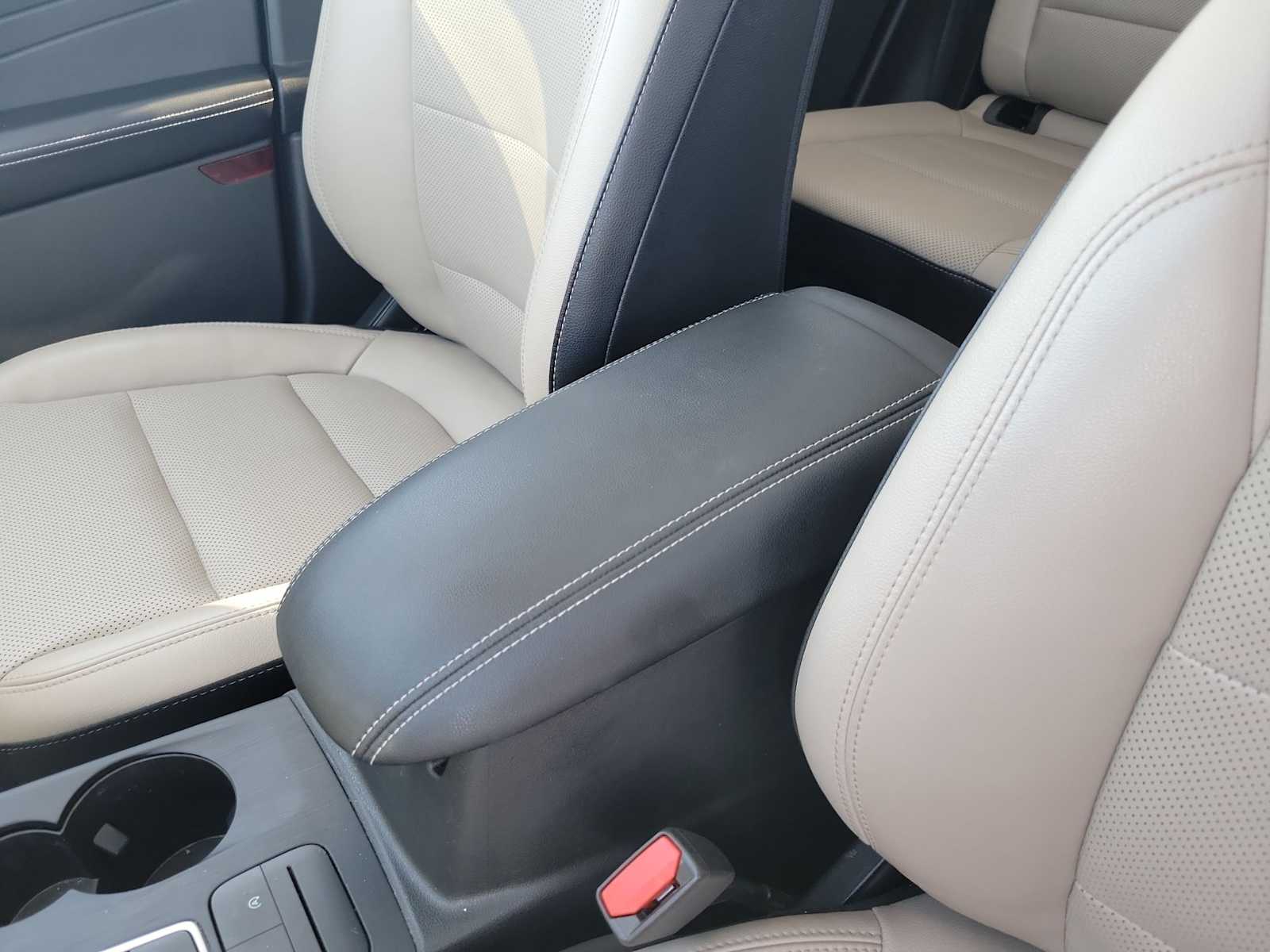 Thumbnail: 2022 Ford Escape - 16