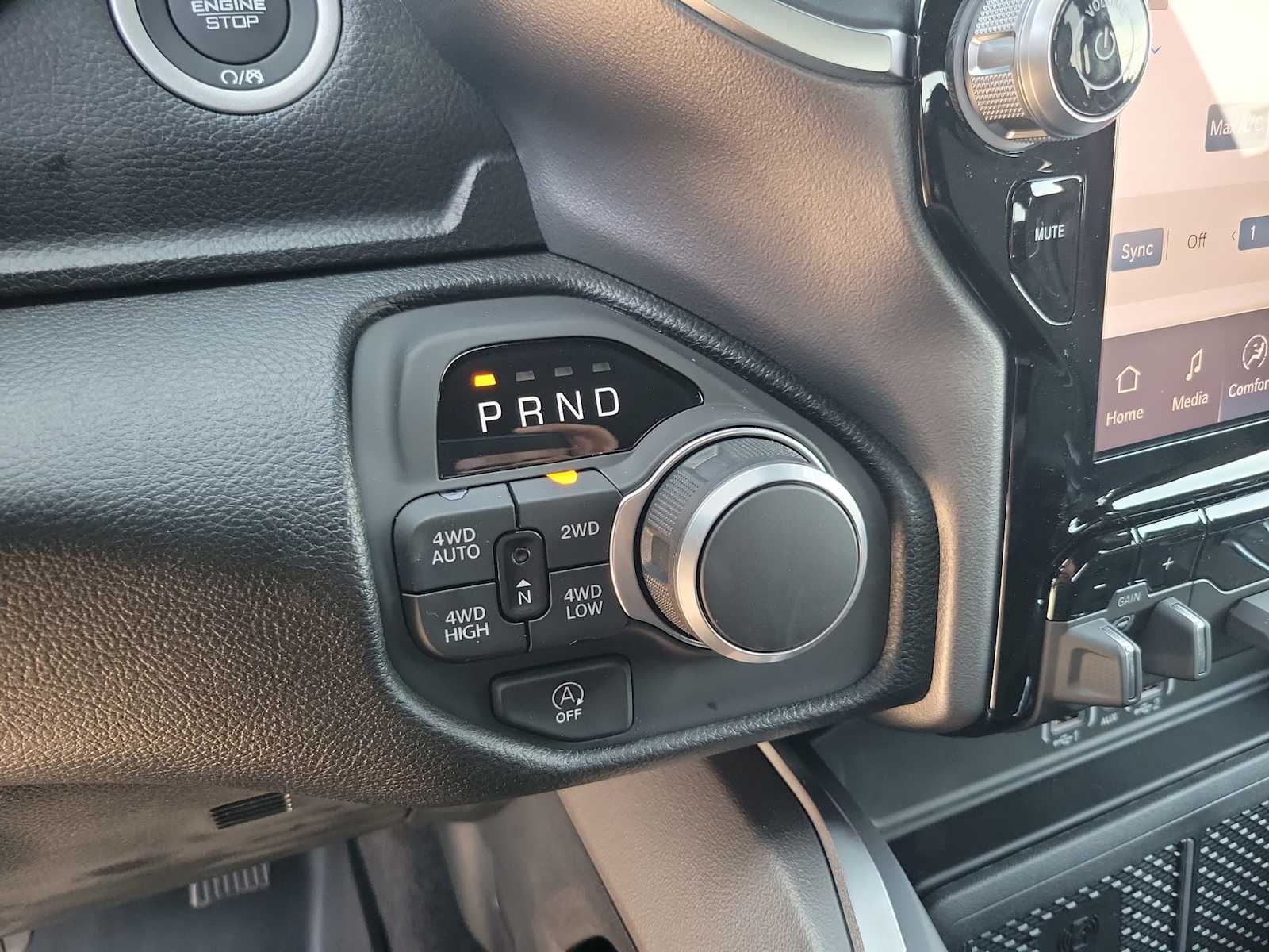 Thumbnail: 2026 RAM 1500 - 17