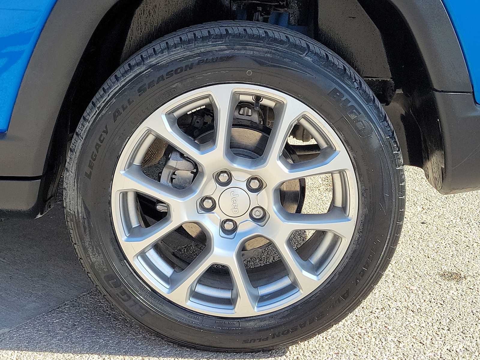 Thumbnail: 2023 Jeep Compass - 9