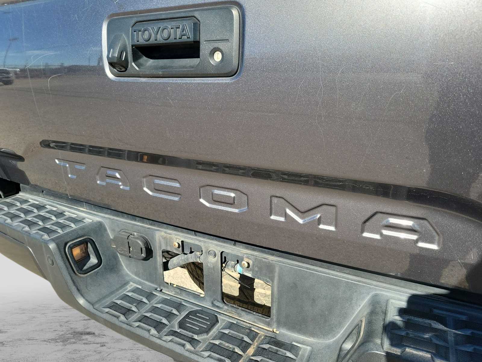 Thumbnail: 2018 Toyota Tacoma - 7