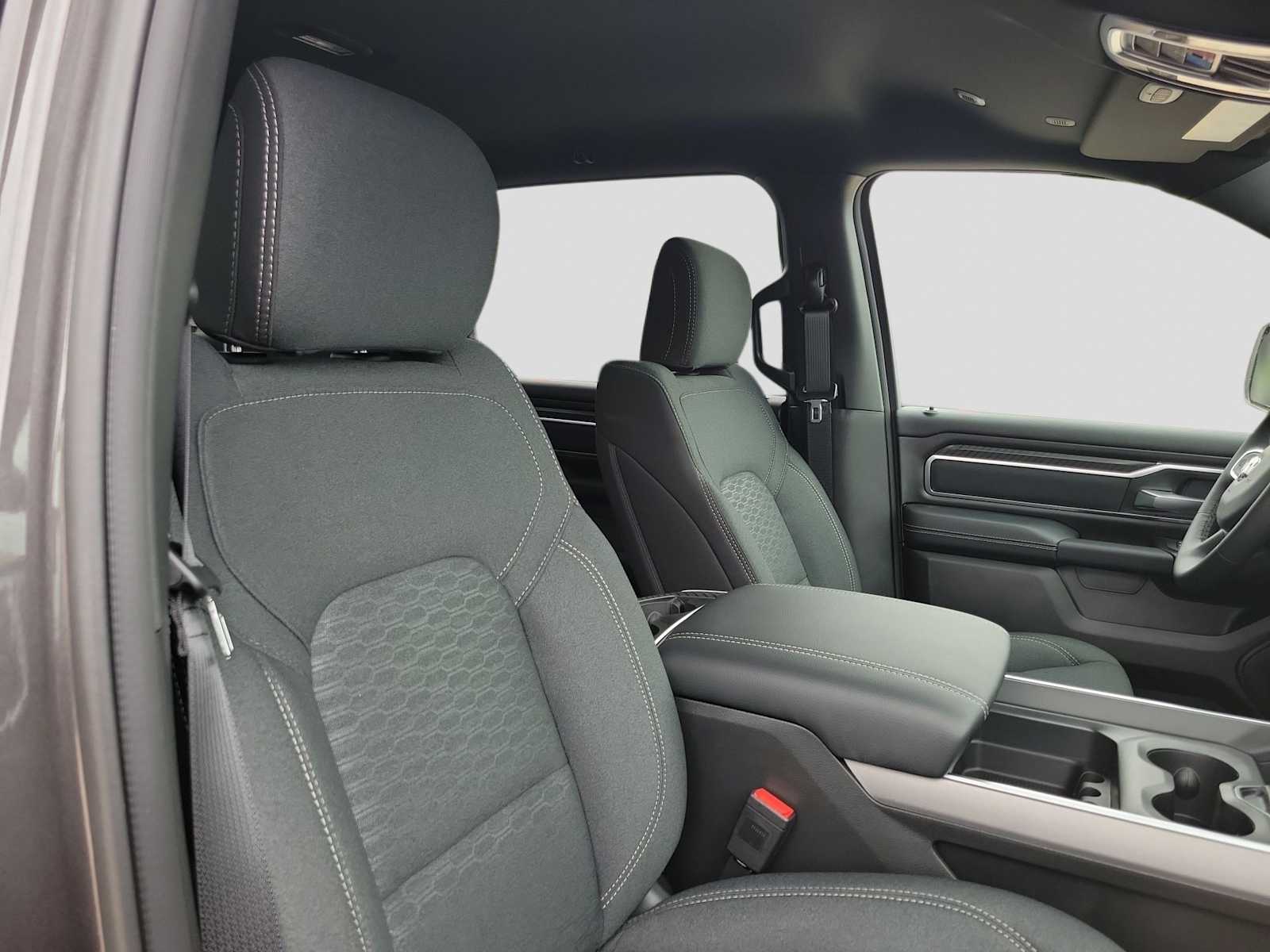 Thumbnail: 2026 RAM 1500 - 18