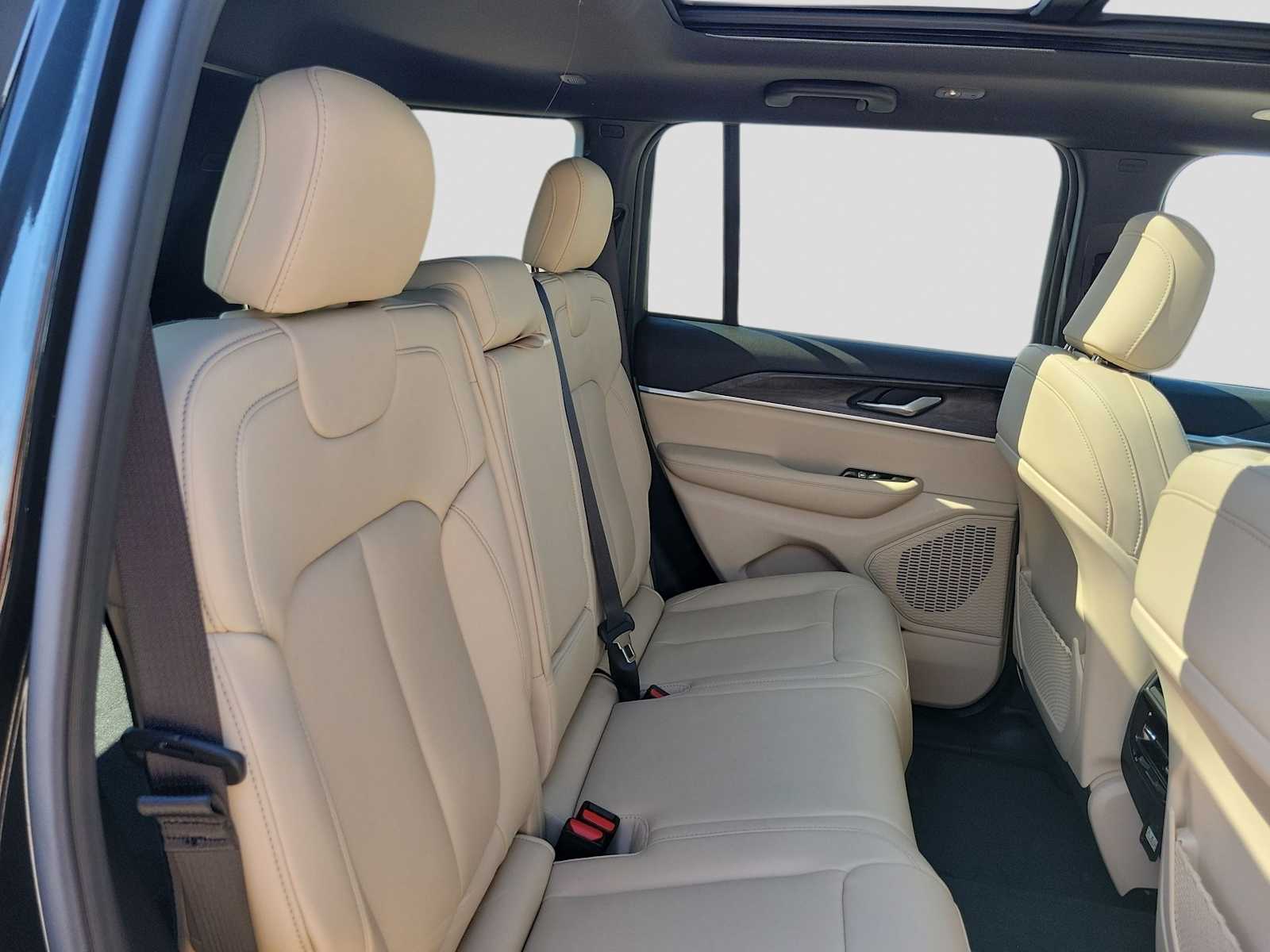 Thumbnail: 2025 Jeep Grand Cherokee - 13