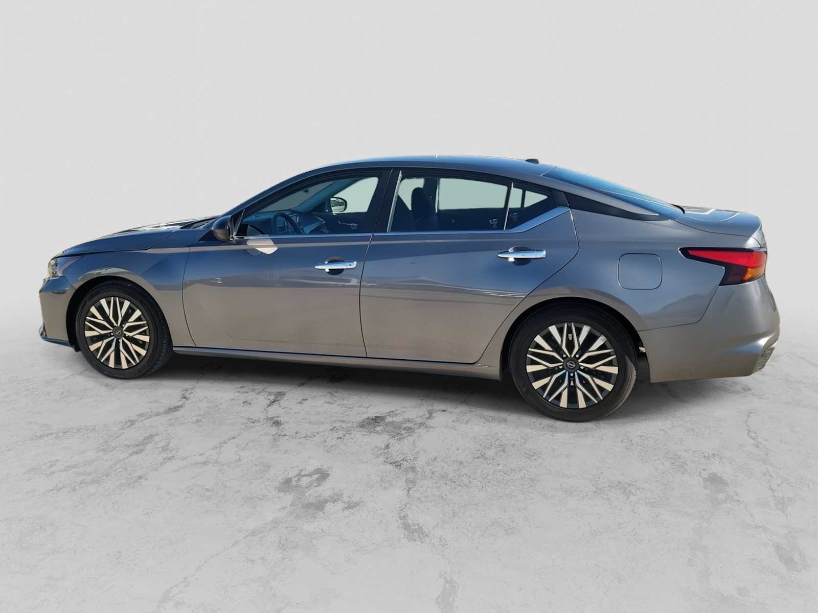 Thumbnail: 2024 Nissan Altima - 3