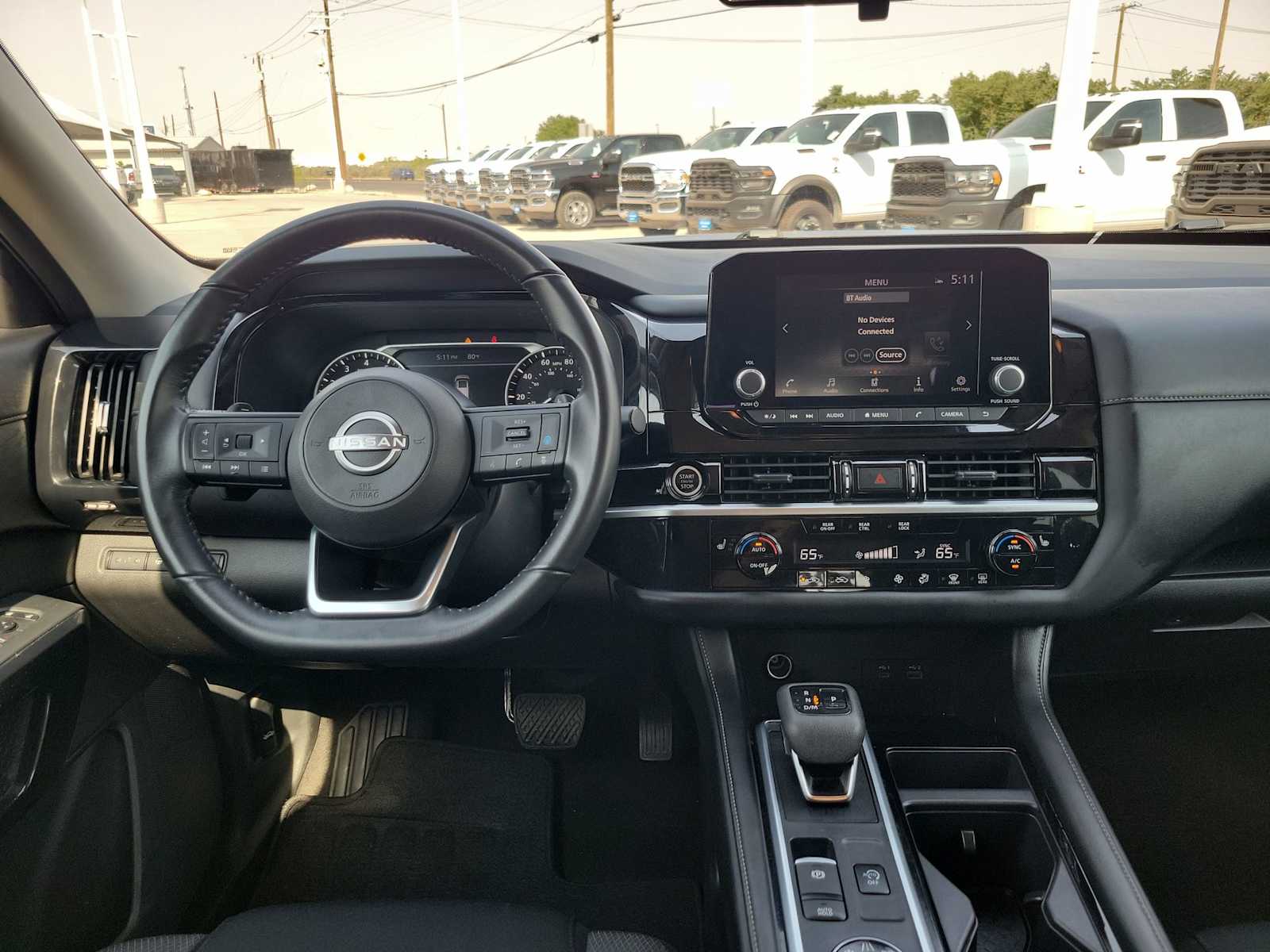 2024 Nissan Pathfinder SV 10