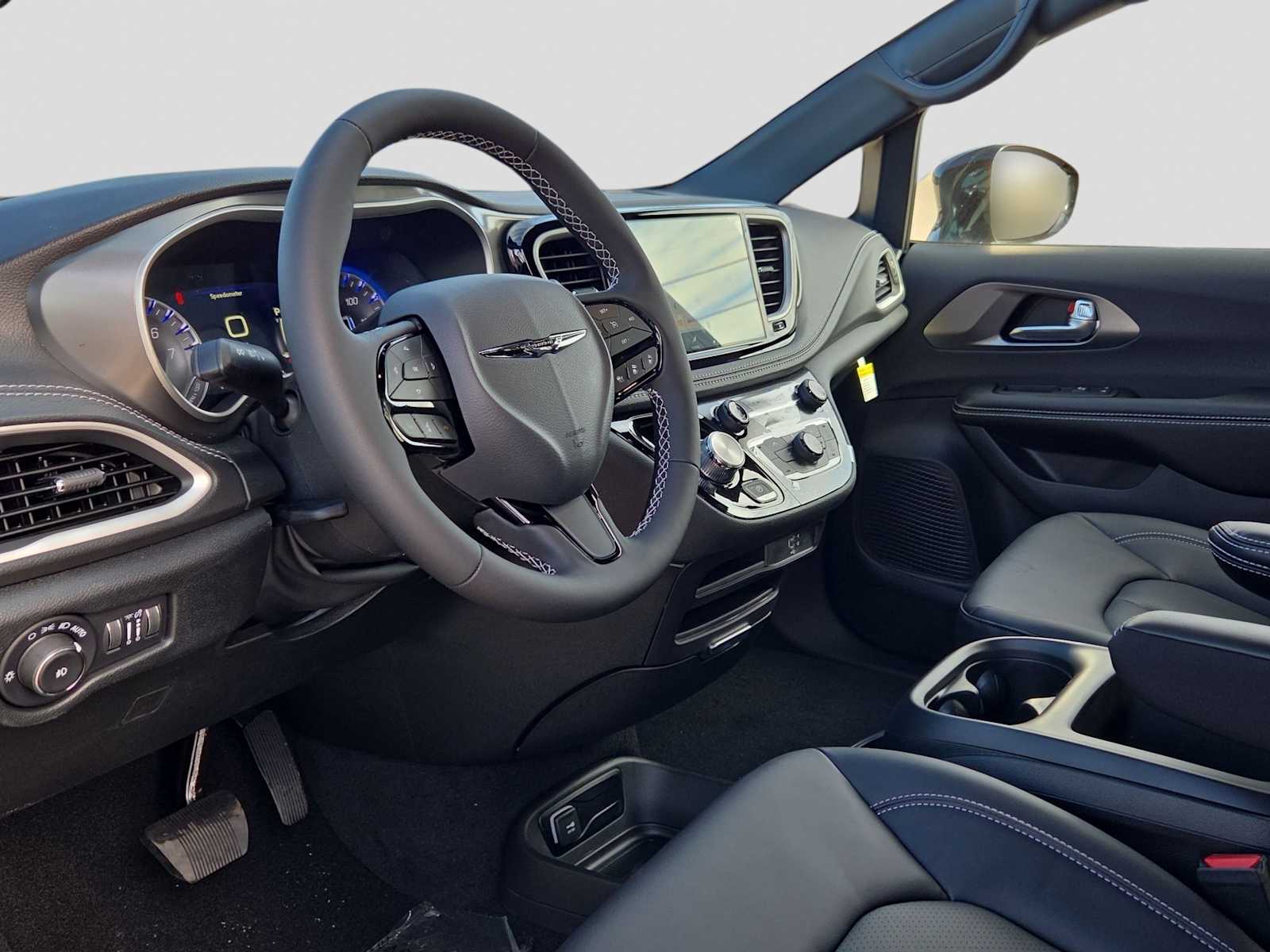 Thumbnail: 2026 Chrysler Pacifica - 2