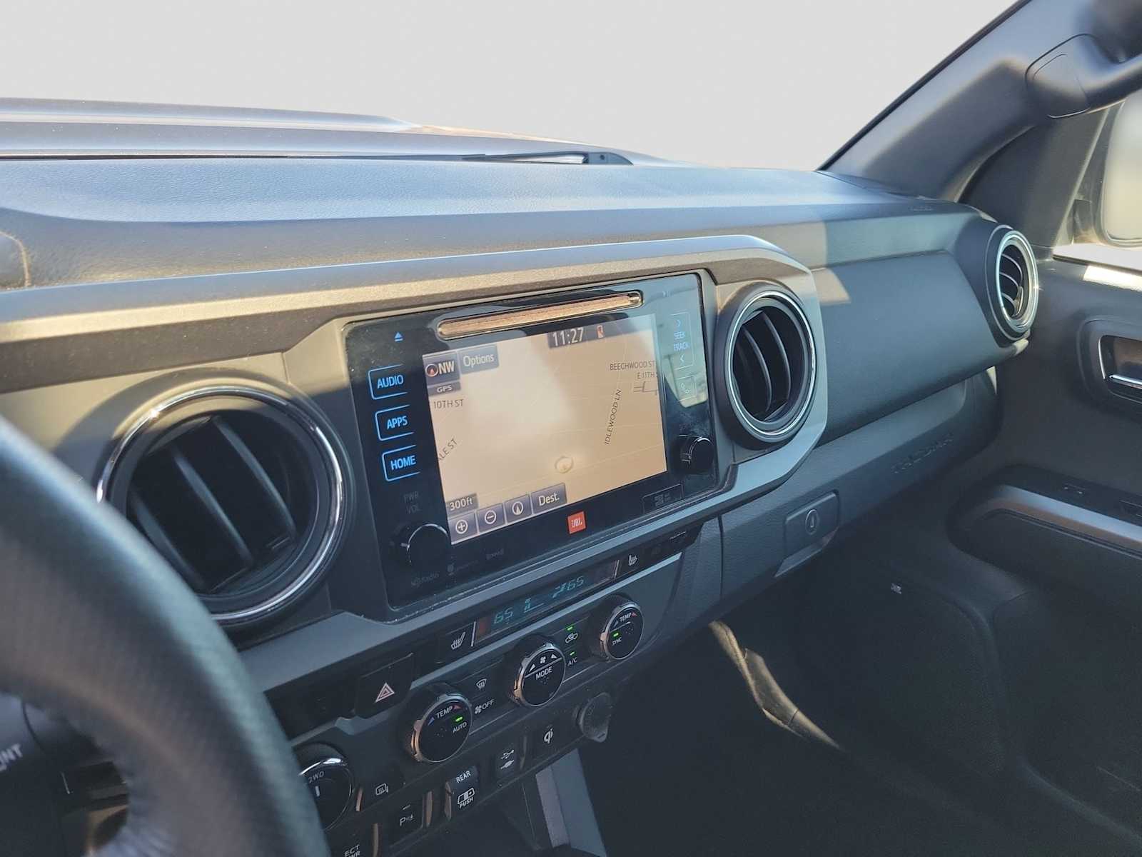 Thumbnail: 2018 Toyota Tacoma - 20